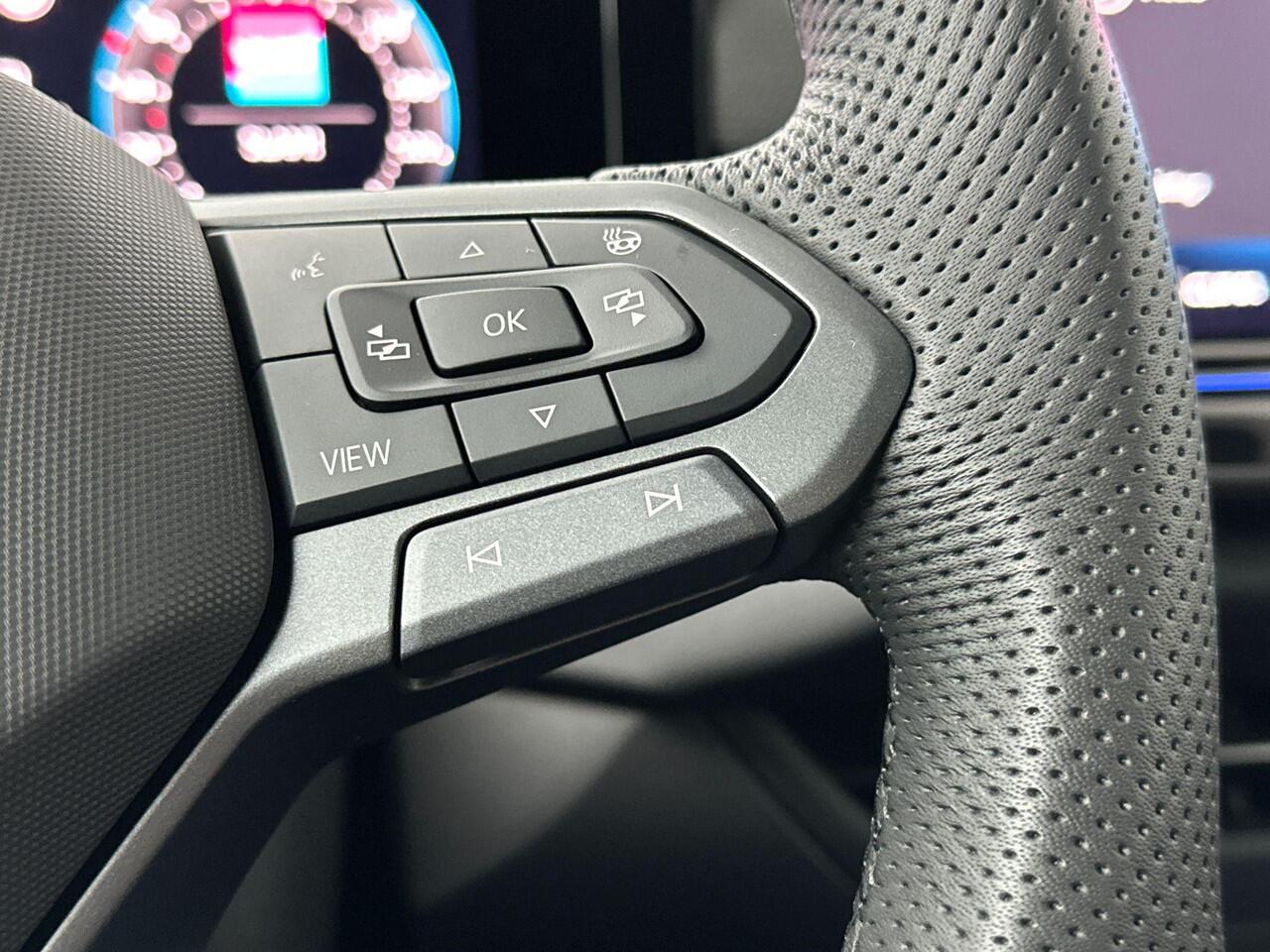 Volkswagen T-Roc 1.5 eTsi R-Line First Edition