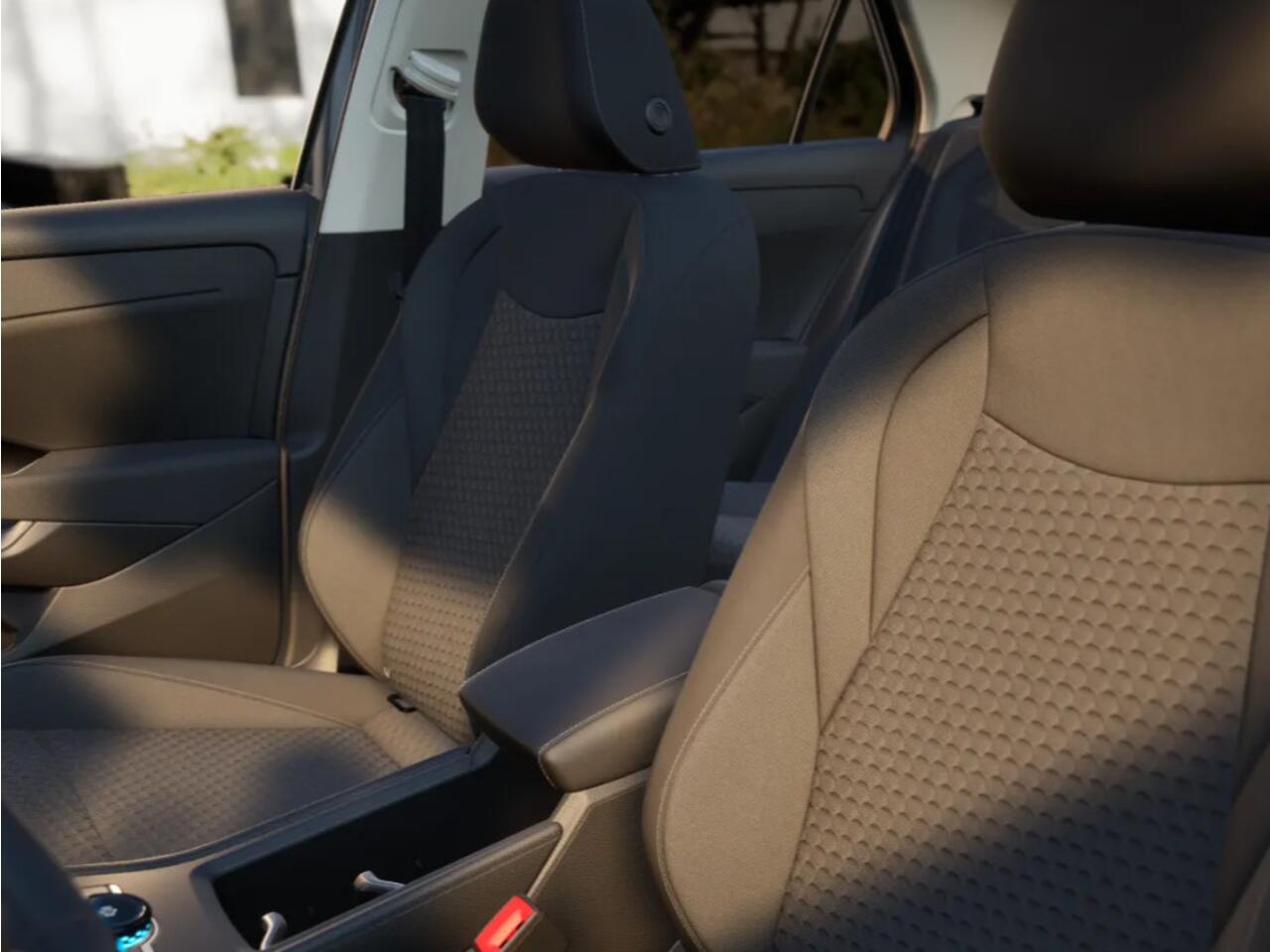 Volkswagen T-Roc Life First Edition 1.5 eTSI 116 PK 7 versn. DSG · Comfort Pakket · Achteruitrijcamera · Draadloze telefoonlader · Voorraad OUTLET · Prijs is inclusief inruilpremie ·