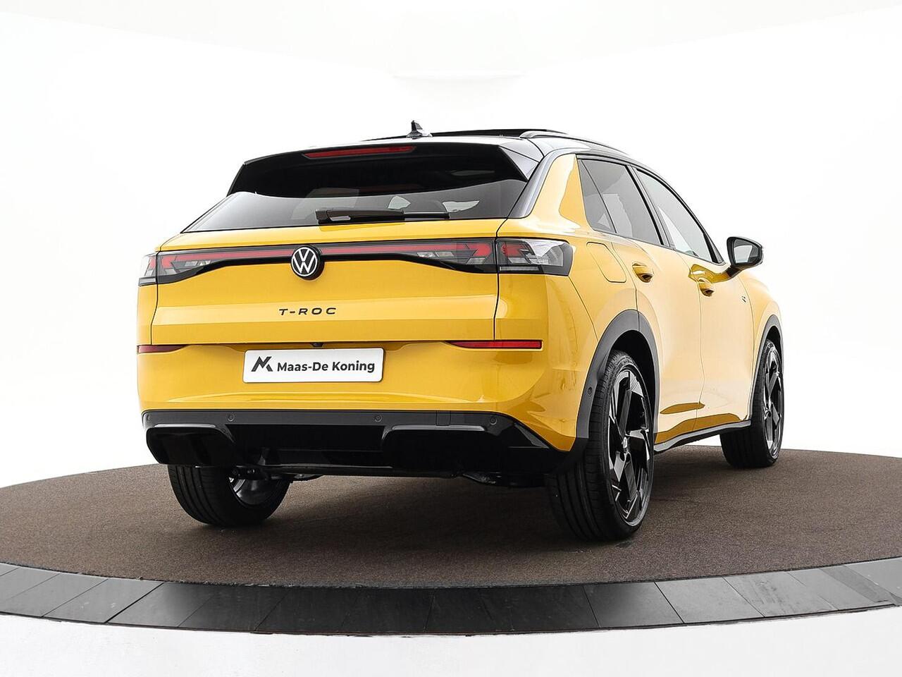 Volkswagen T-Roc R-Line First Edition 1.5 eTSI 150 PK 7 versn. DSG · Assistance Pakket · Black Style Pakket · Multimedia Pakket · Panoramaschuif-kanteldak ·