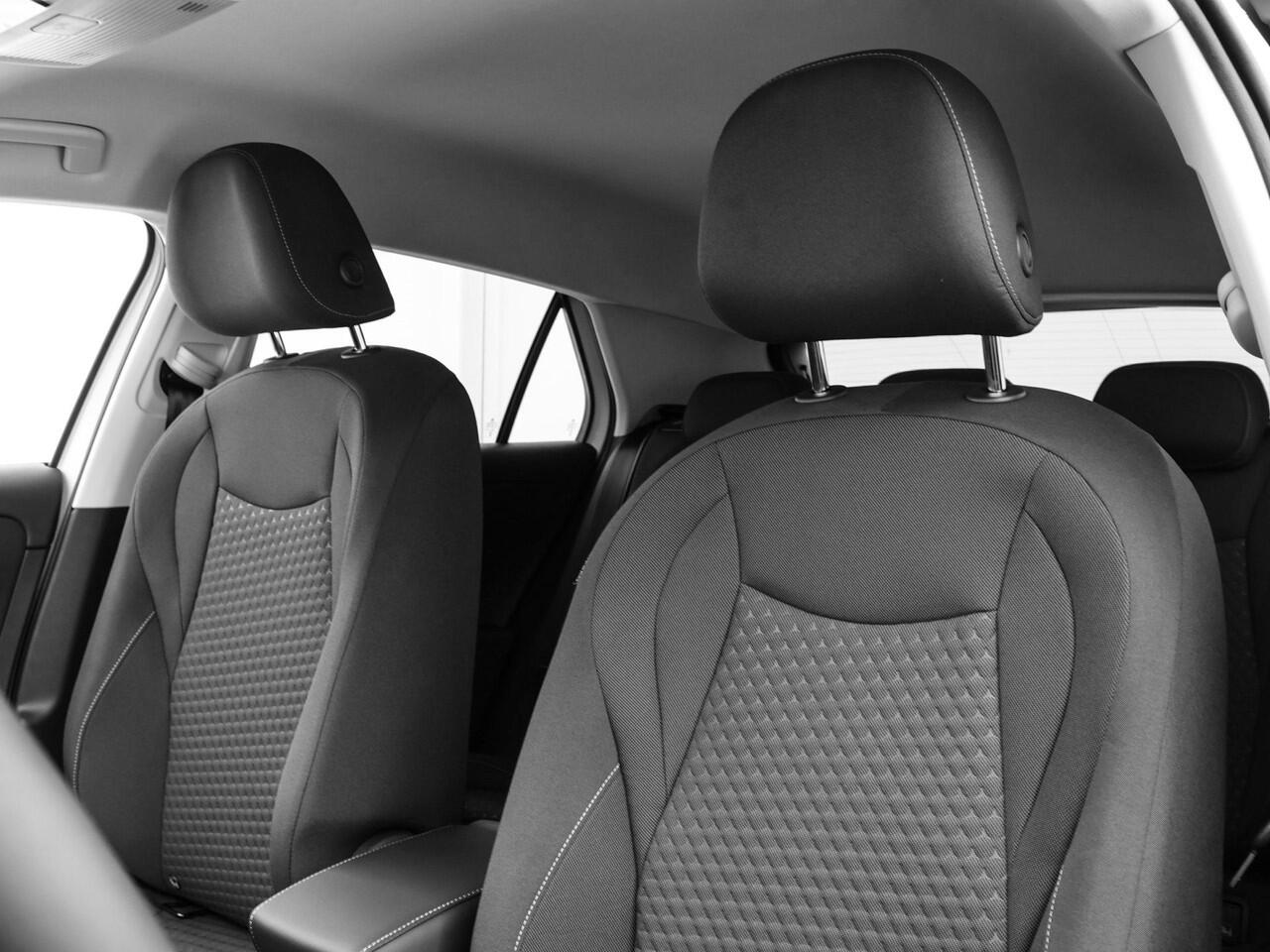 Volkswagen T-Roc Life First Edition 1.5 eTSI 116 PK 7 versn. DSG · Comfort Pakket · Achteruitrijcamera · Draadloze telefoonlader ·