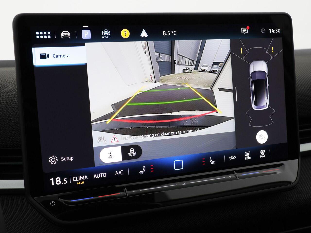 Volkswagen T-Roc Life First Edition 1.5 eTSI 116 PK 7 versn. DSG · Comfort Pakket · Achteruitrijcamera · Draadloze telefoonlader ·