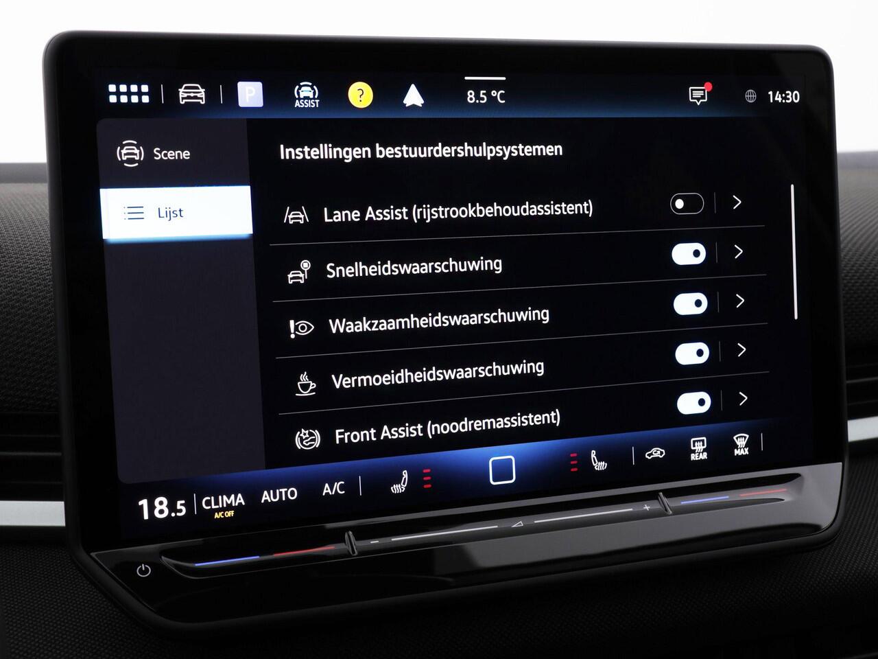 Volkswagen T-Roc Life First Edition 1.5 eTSI 116 PK 7 versn. DSG · Comfort Pakket · Achteruitrijcamera · Draadloze telefoonlader ·