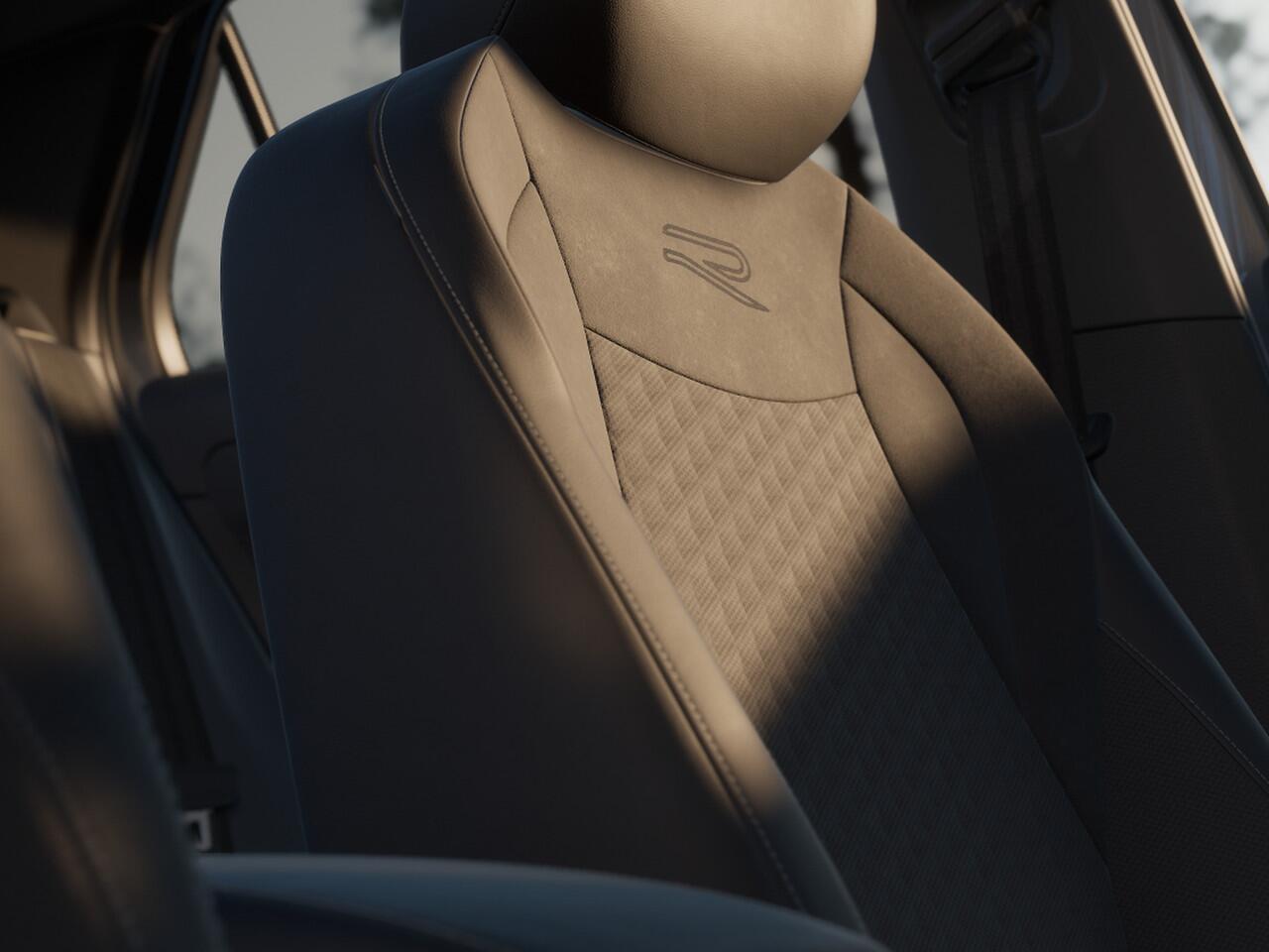 Volkswagen T-Roc 1.5 eTsi R-Line First Edition | Trekhaak | Black Style | Full LED | Stoel- & Stuurverwarming | Camera |