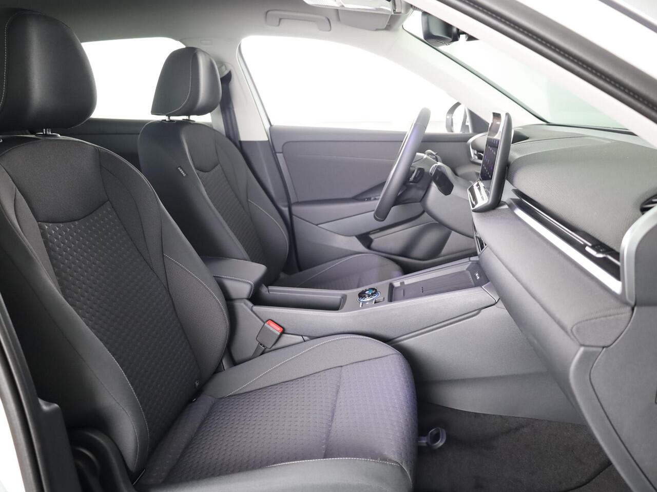 Volkswagen T-Roc Life First Edition 1.5 eTSI 116 PK DSG | 18" LM | Camera | Stoel & stuurverwarming |