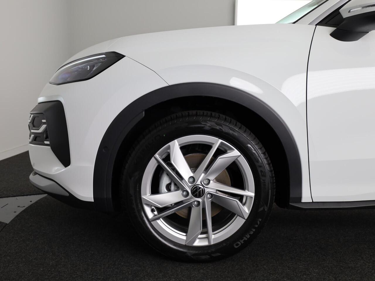Volkswagen T-Roc Life First Edition 1.5 eTSI 116 PK DSG | 18" LM | Camera | Stoel & stuurverwarming |