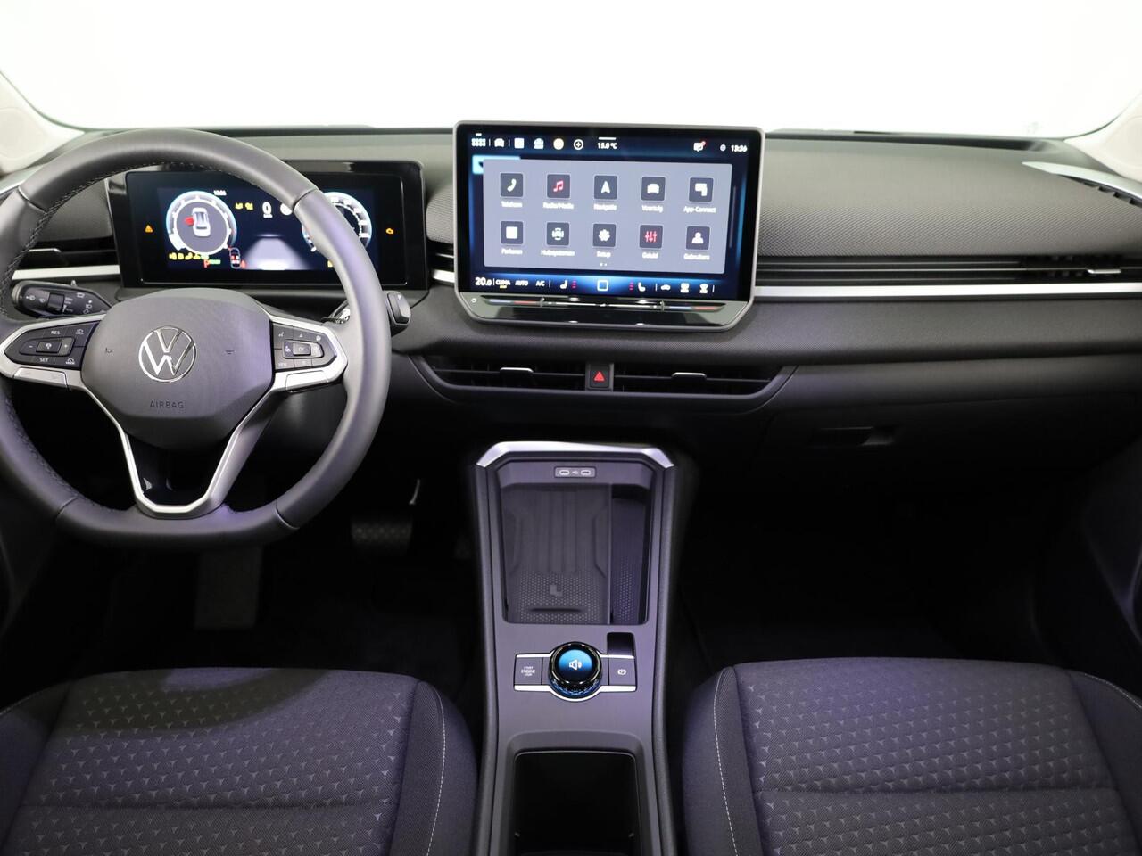 Volkswagen T-Roc Life First Edition 1.5 eTSI 116 PK DSG | 18" LM | Camera | Stoel & stuurverwarming |