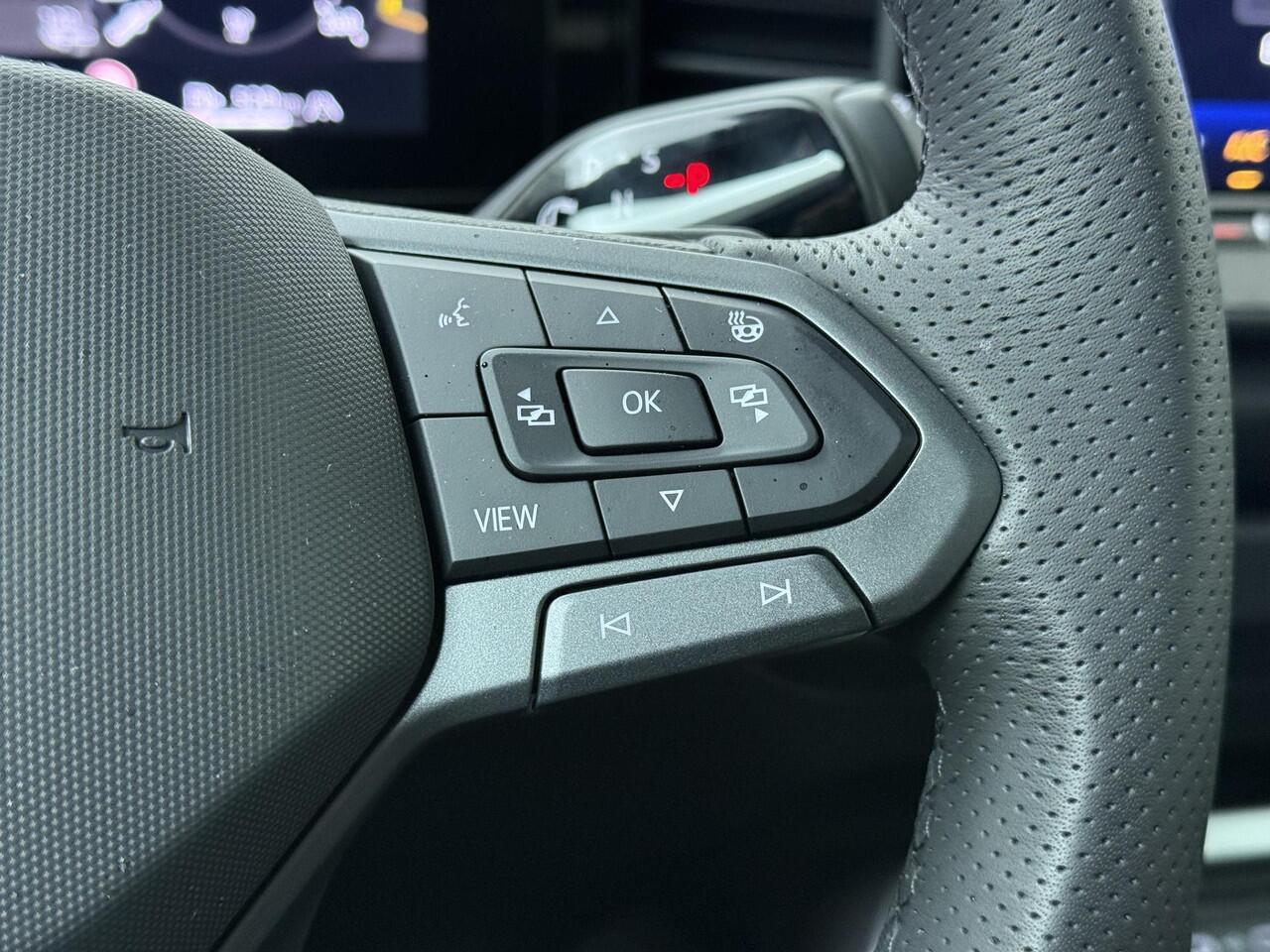 Volkswagen T-Roc 1.5 eTsi 150pk R-Line First Edition | Panoramadak | LED Matrix | Elektr. achterklep | Harman Kardon | Trekhaak wegklapbaar |
