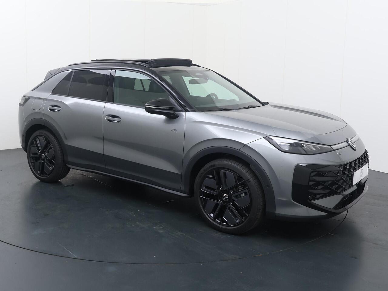 Volkswagen T-Roc 1.5 eTsi 150pk R-Line First Edition | Panoramadak | LED Matrix | Elektr. achterklep | Harman Kardon | Trekhaak wegklapbaar |
