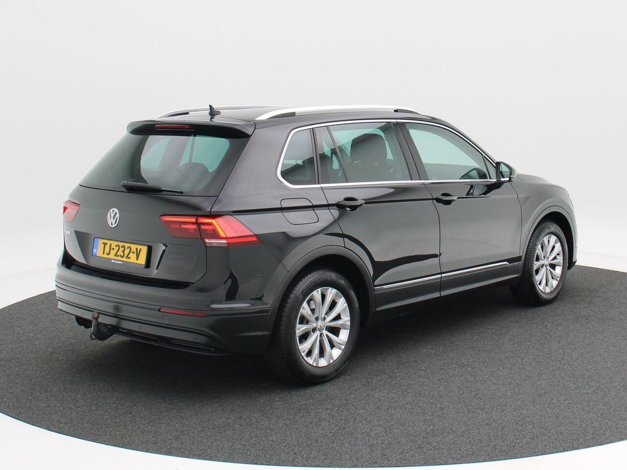 Volkswagen TIGUAN 1.4 TSi 125 Pk Comfortline Business | Adaptive Cruise | CarPlay | Navigatie | Bluetooth | 17 Inch | Trekhaak | 84.892 Km!!