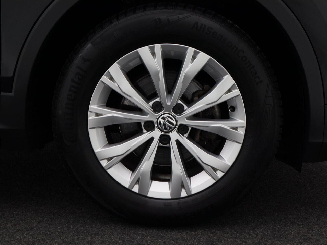 Volkswagen TIGUAN 1.4 TSi 125 Pk Comfortline Business | Adaptive Cruise | CarPlay | Navigatie | Bluetooth | 17 Inch | Trekhaak | 84.892 Km!!