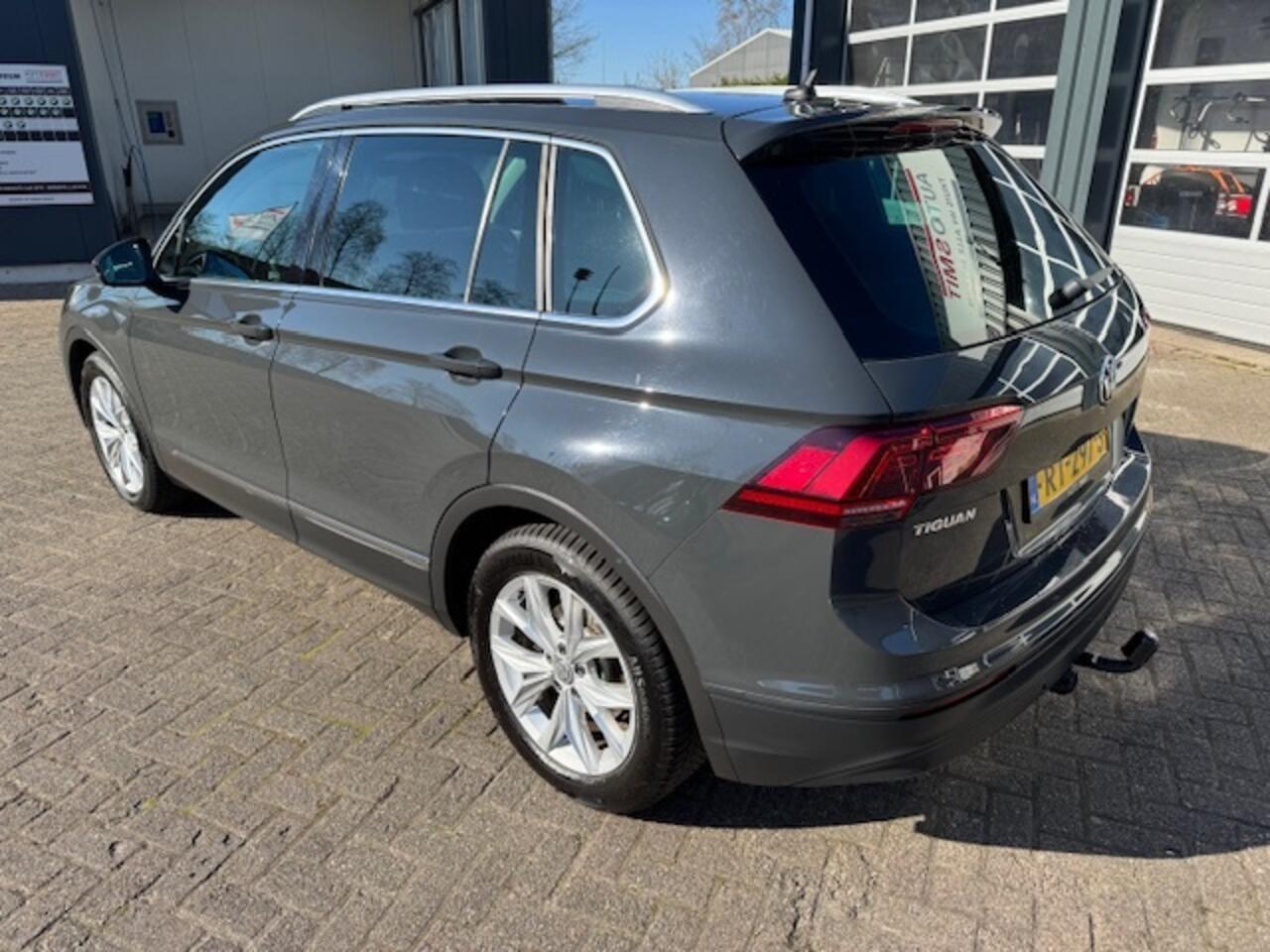 Volkswagen TIGUAN 1.4 TSI CL Bns * trekhaak * apple carplay * All In prijs
