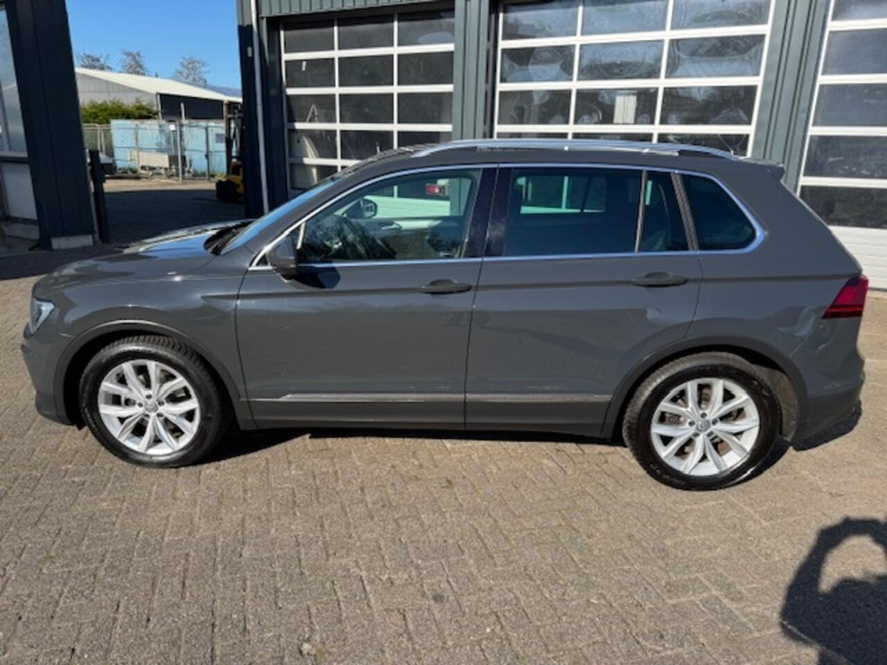 Volkswagen TIGUAN 1.4 TSI CL Bns * trekhaak * apple carplay * All In prijs