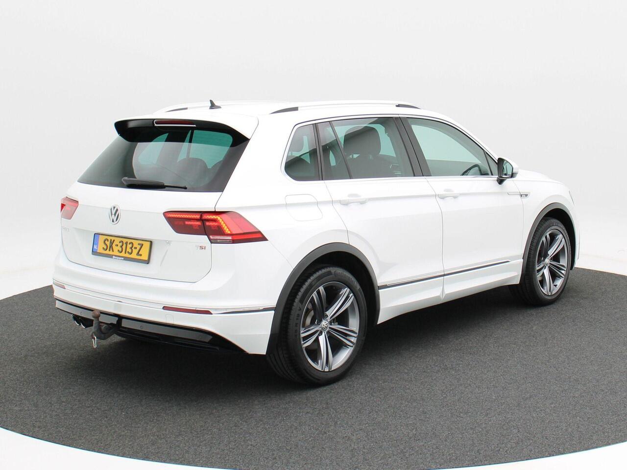 Volkswagen TIGUAN 1.4 TSi 150 Pk Automaat R-Line | Adaptive Cruise | CarPlay | Navigatie | Bluetooth | Parkeersensoren | Trekhaak | 19 Inch | 104.712 Km!!