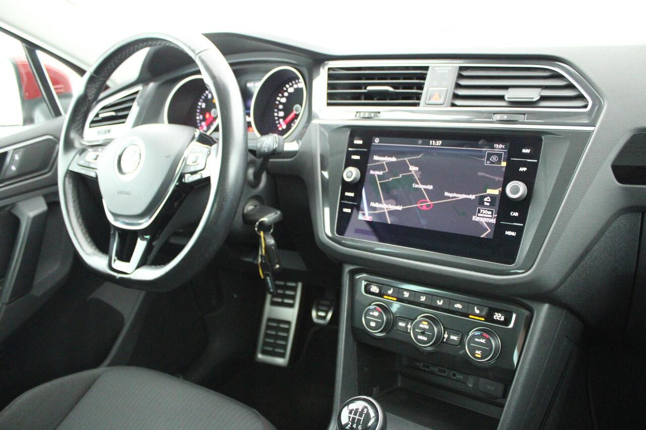 Volkswagen TIGUAN 1.4 TSI 125pk H6 R-Line Sound Trekhaak Stoelverwarming Navigatie