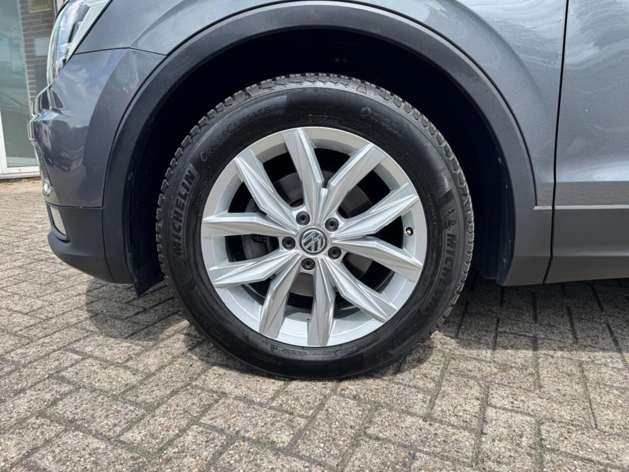 Volkswagen TIGUAN 1.4 TSI 4MOTION HIGHLINE /Camera/Carplay/ ALL IN PRIJS