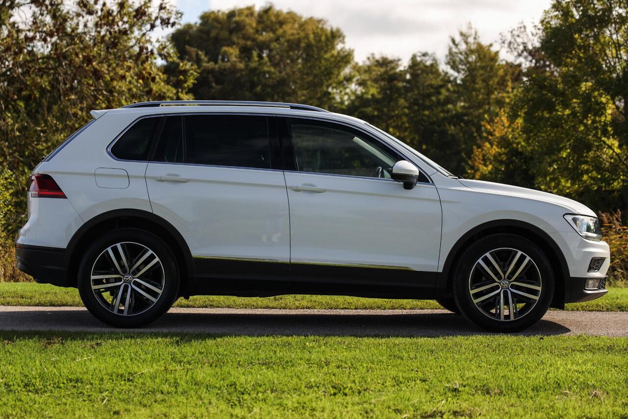 Volkswagen TIGUAN 1.4 TSI Bns ? ACC ? CarPlay ? Stoelverwarming