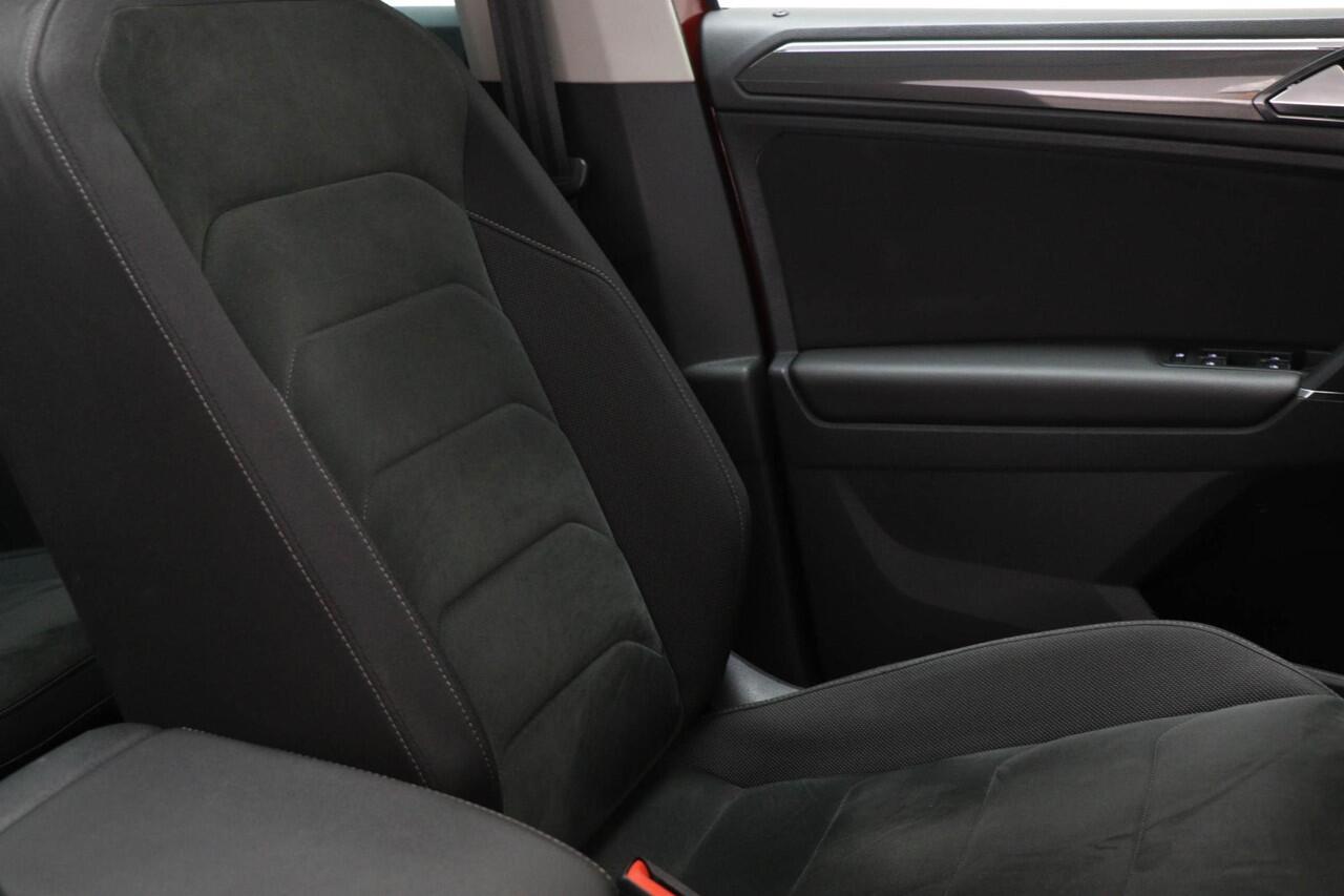 Volkswagen TIGUAN 1.4 TSI 4Motion Highline Business R | ADVANCE / NAVI / PARKEER / VEILIGHEIDS / KEYLESS- PACK | PANORAMADAK | HEAD UP