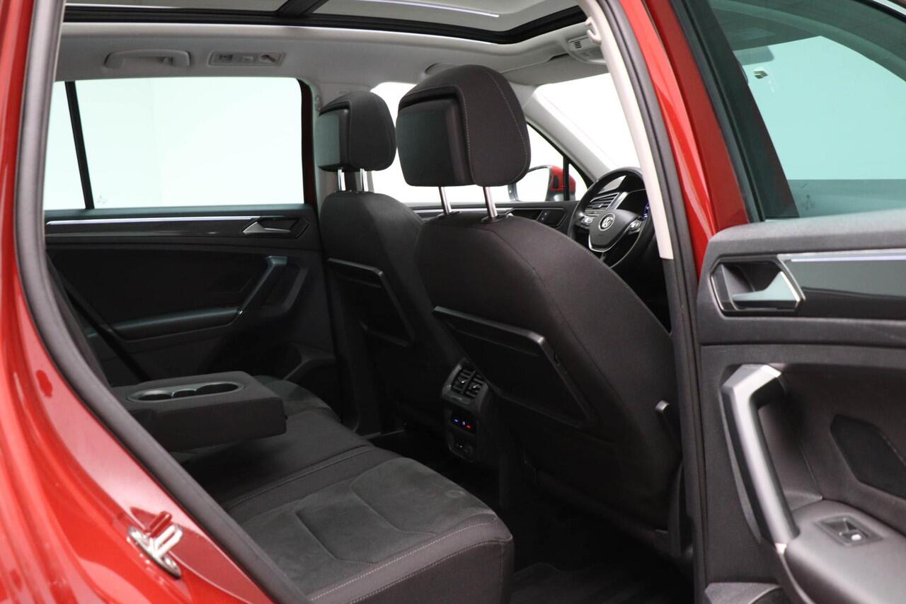 Volkswagen TIGUAN 1.4 TSI 4Motion Highline Business R | ADVANCE / NAVI / PARKEER / VEILIGHEIDS / KEYLESS- PACK | PANORAMADAK | HEAD UP