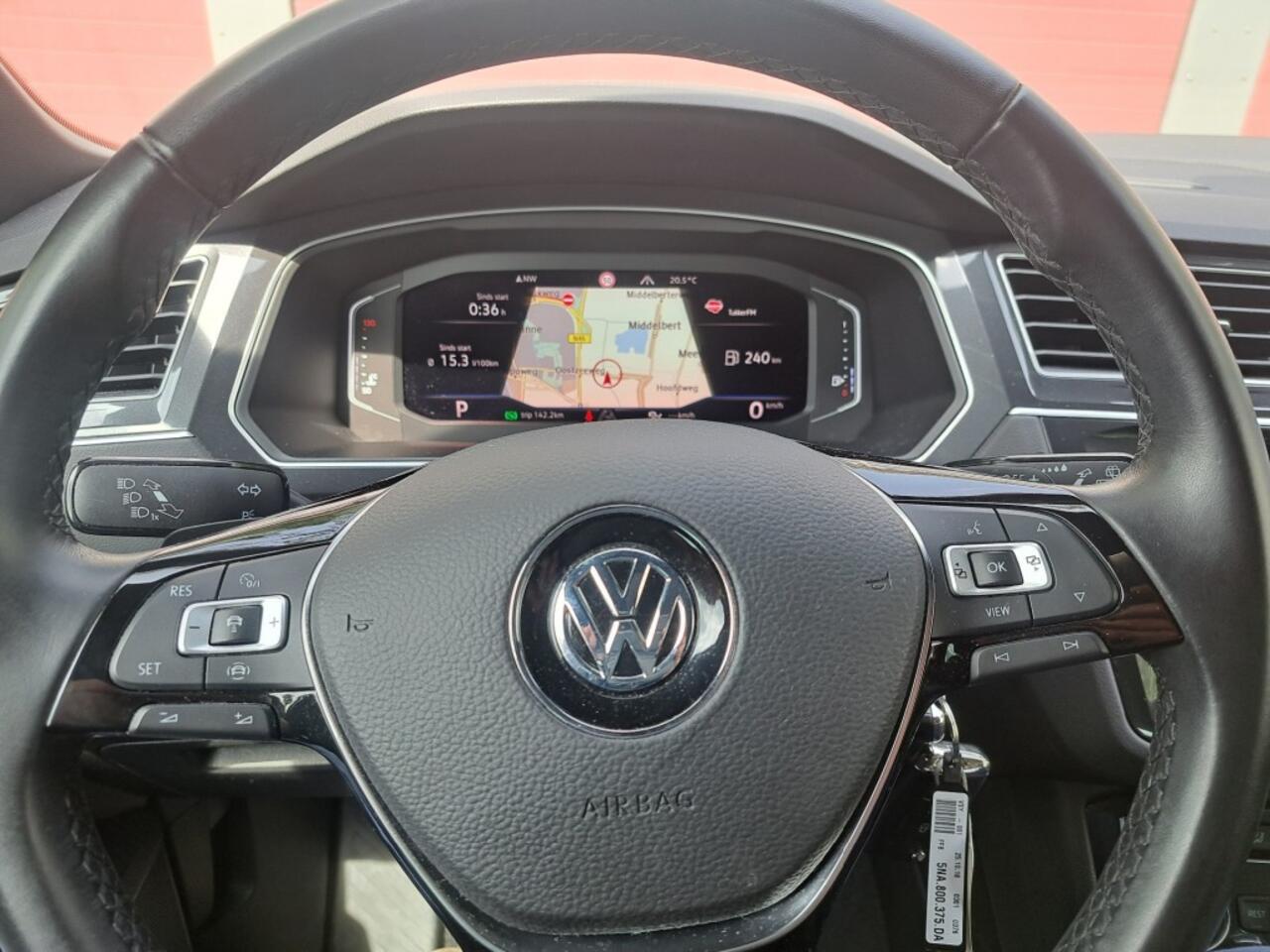 Volkswagen TIGUAN 1.5 TSI 150 Pk ACT R-Line Highline Panodak Digital Cockpit