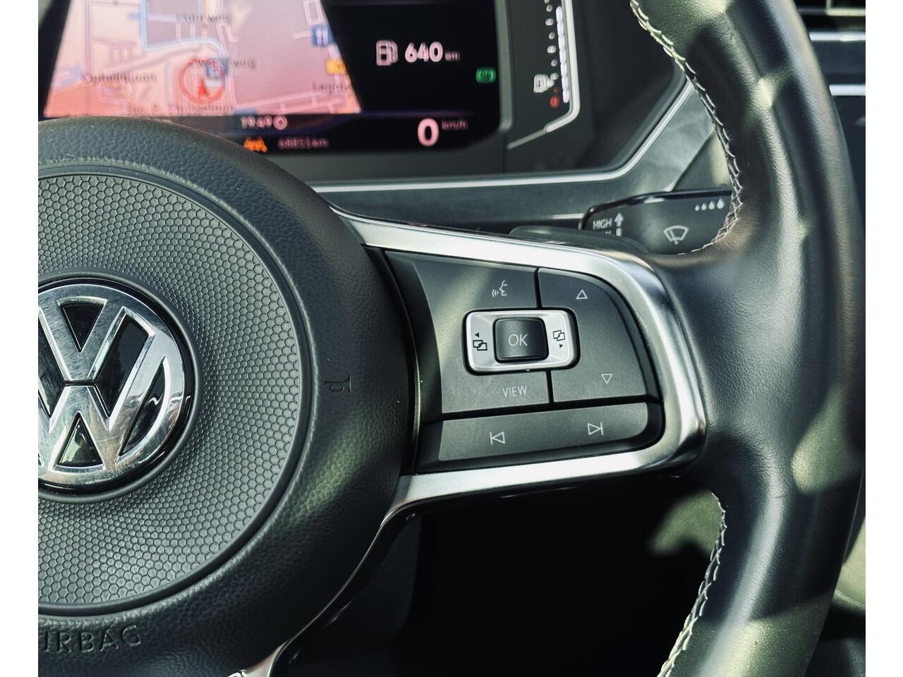 Volkswagen TIGUAN 2.0 TSI 4Motion 3x R-Line Pano Automaat DealerOH Volkswagen Tiguan 2.0 TSI 4Motion 3x R-Line/dealler ondh/Garantie