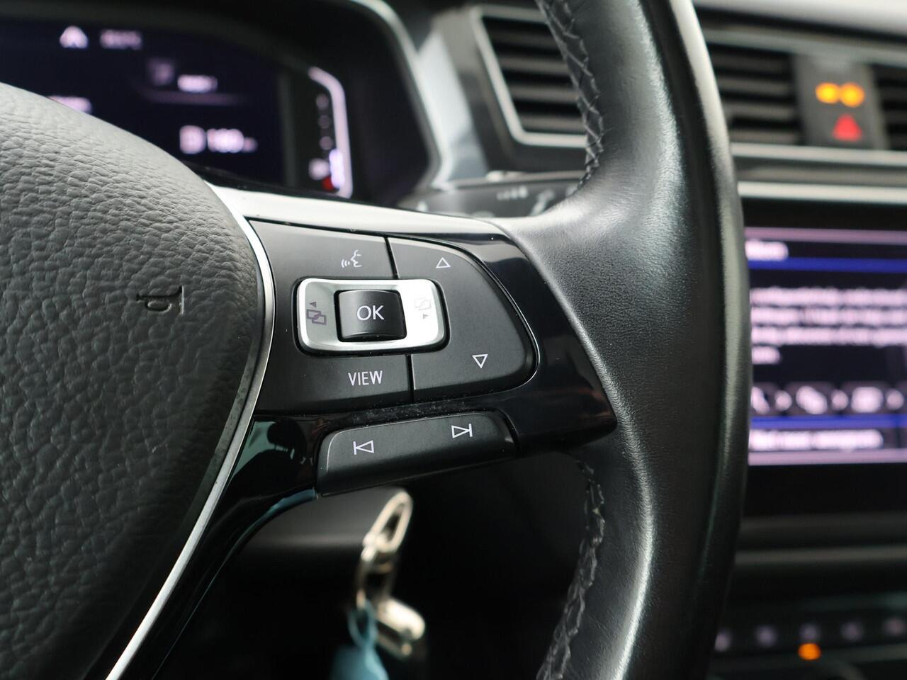 Volkswagen TIGUAN 1.5 TSI ACT Highline Business R | 150 PK | Automaat | Multifunctioneel stuurwiel | Panoramadak | Stoelverwarming | Cruisecontrol |