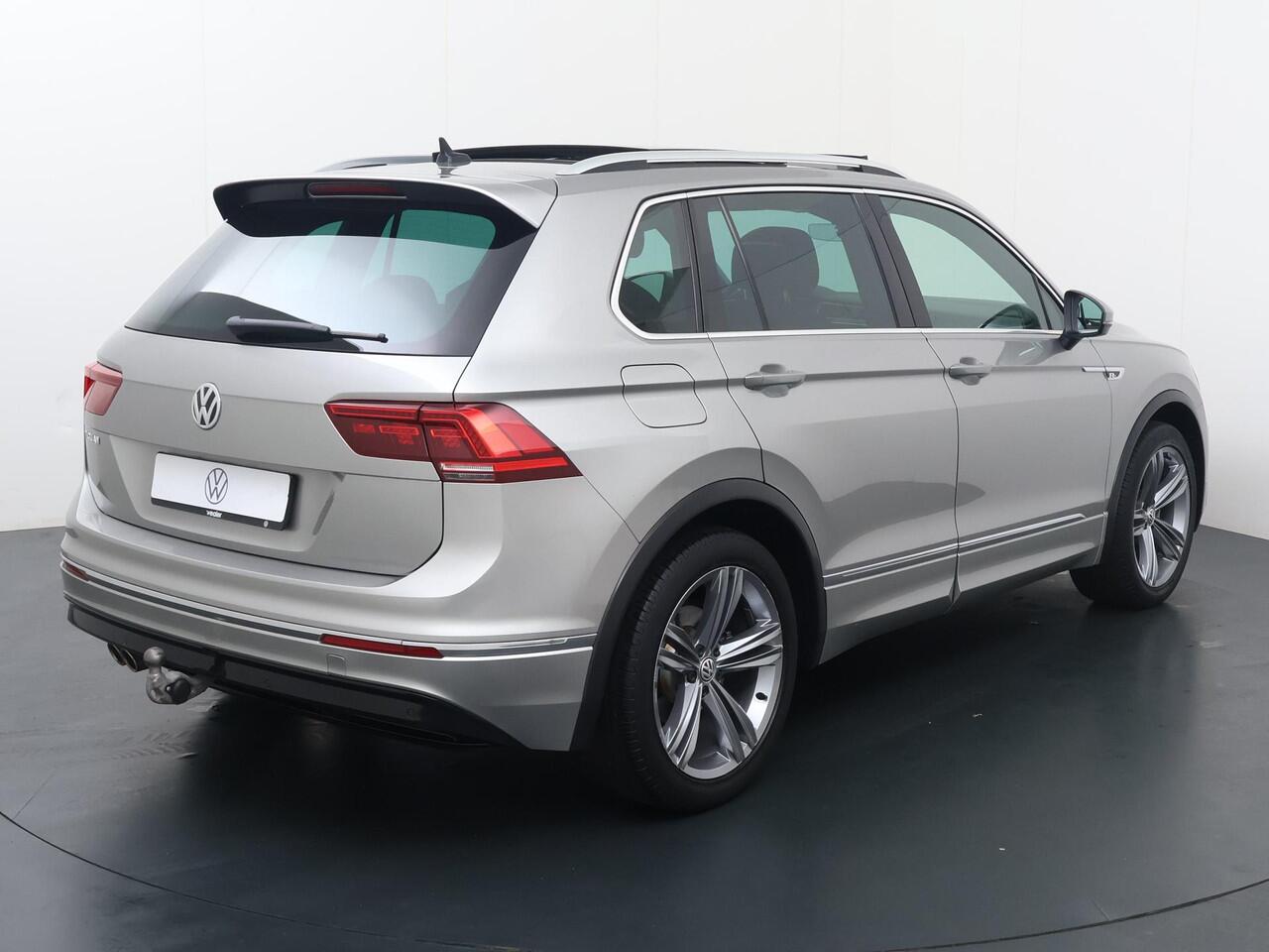 Volkswagen TIGUAN 1.5 TSI ACT Highline Business R | 150 PK | Automaat | Multifunctioneel stuurwiel | Panoramadak | Stoelverwarming | Cruisecontrol |