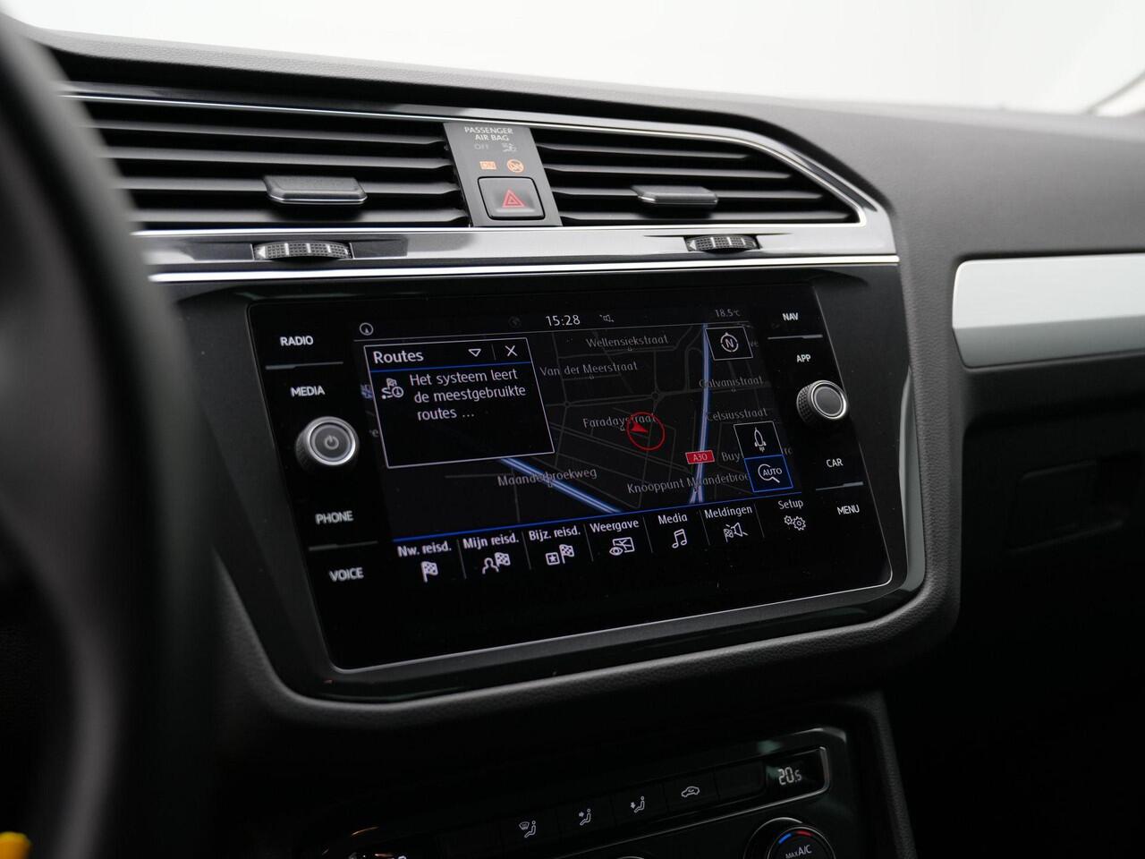 Volkswagen TIGUAN 1.5 TSI 130 pk Comfortline | Trekhaak | Navigatie | Parkeersensoren voor/achter | Adaptive Cruise