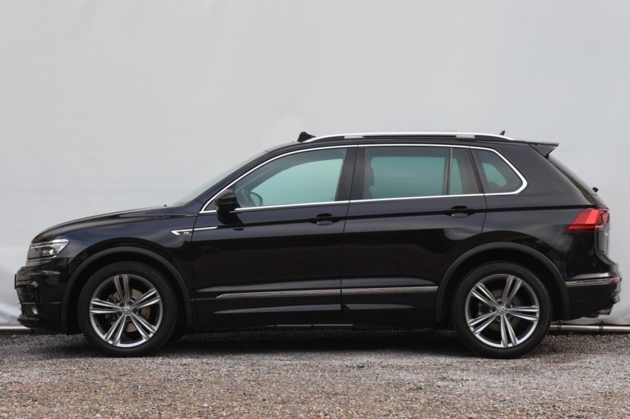 Volkswagen TIGUAN 1.5 TSI ACT Comfortline Business R - 150 pk **Pano / Leer / Trekhaak
