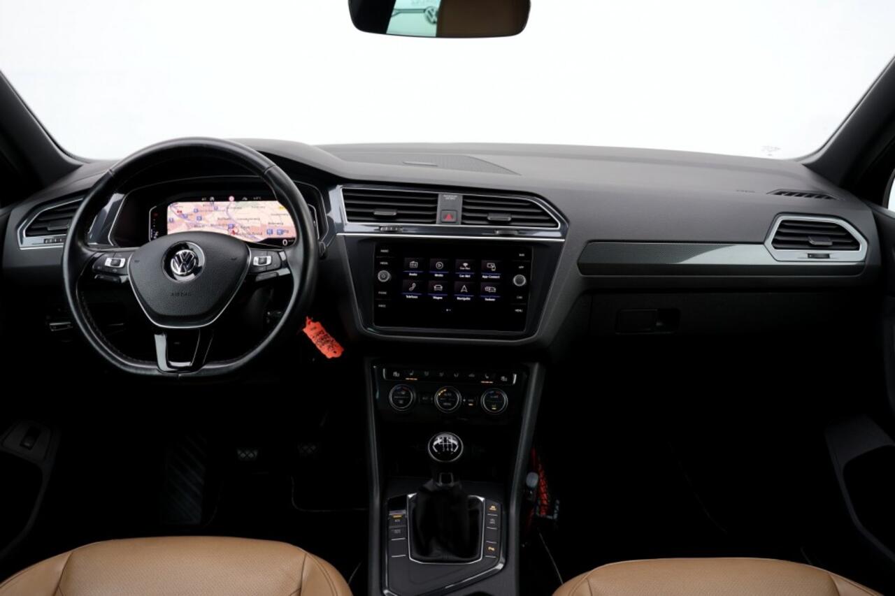 Volkswagen TIGUAN 1.5 TSI ACT Comfortline Business R - 150 pk **Pano / Leer / Trekhaak