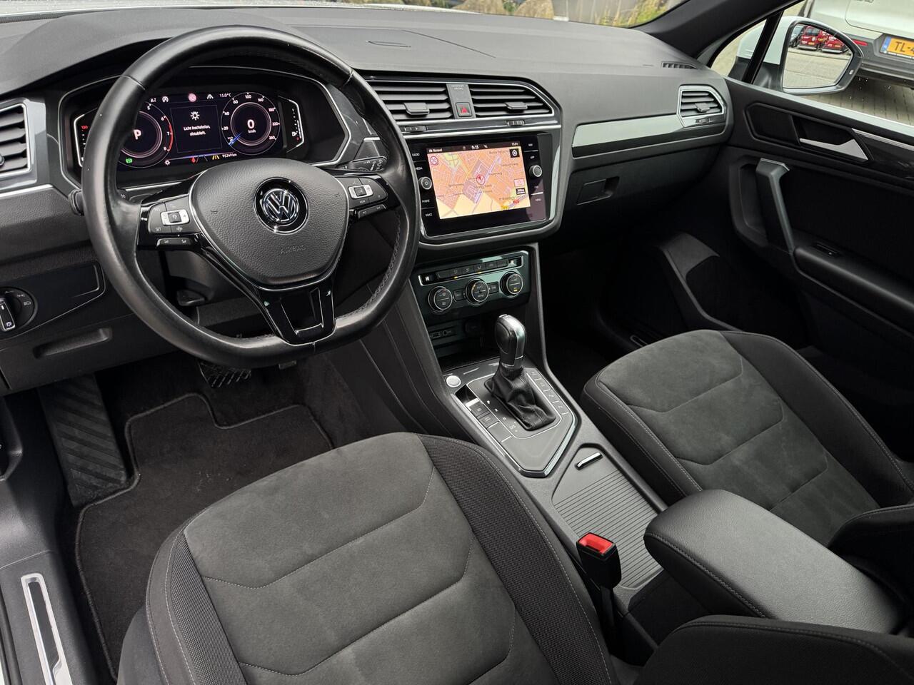 Volkswagen TIGUAN 1.5 TSI ACT Highline Business R NL-Auto, Uitklapbare Trekhaak!