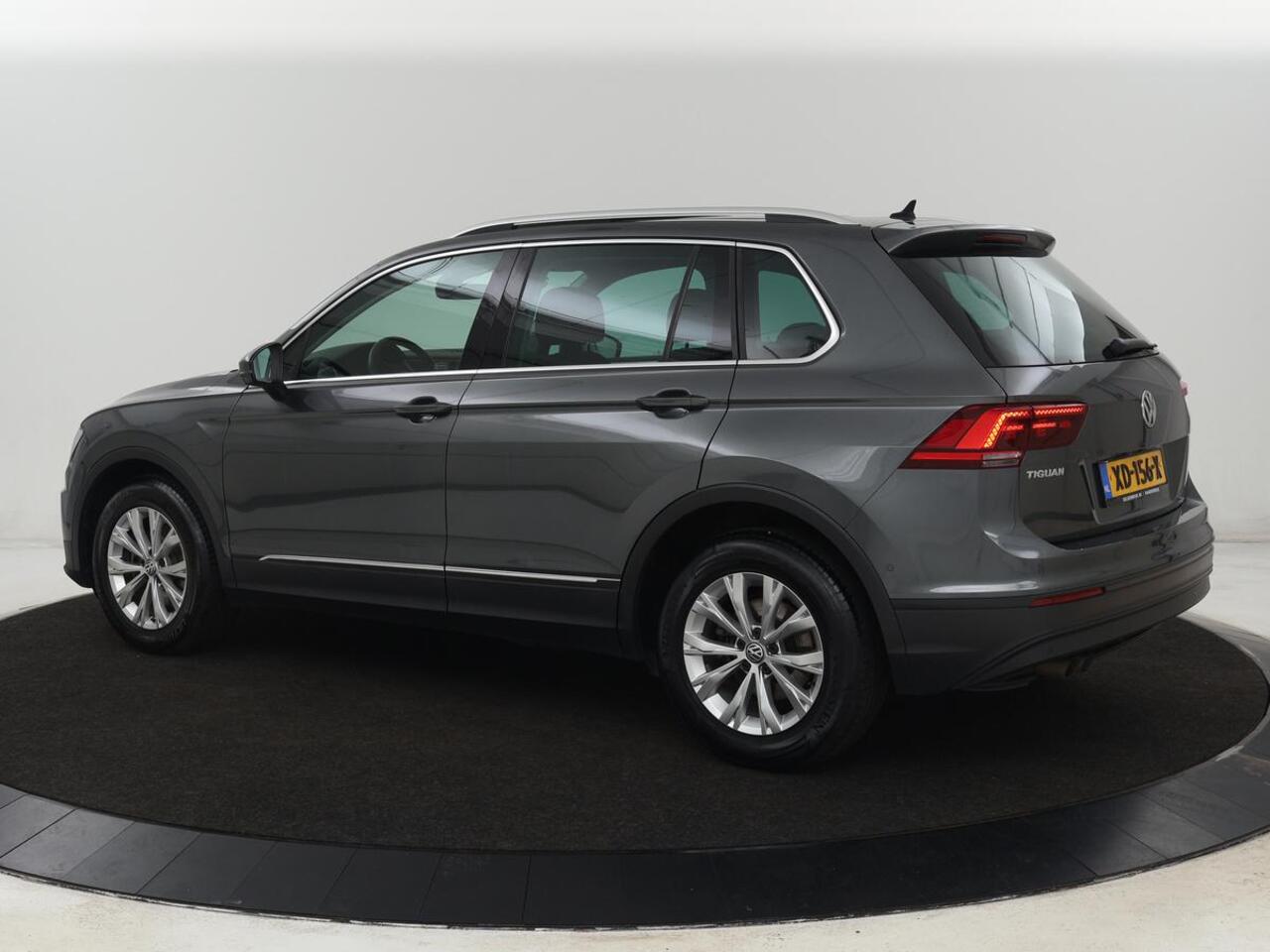 Volkswagen TIGUAN 1.5 TSI Comfortline | Panoramadak | Stoelverwarming | Carplay | Camera | Keyless | Adaptive cruise | Navigatie | Full LED