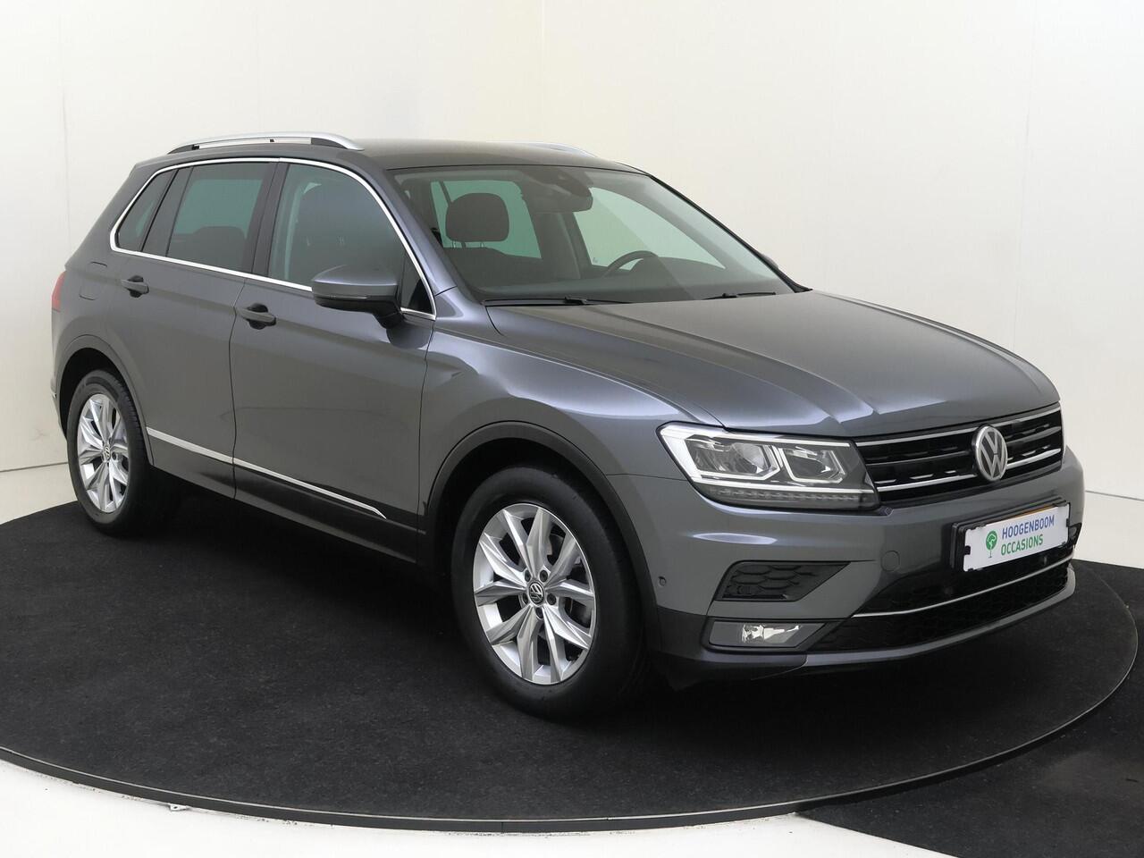 Volkswagen TIGUAN 1.5 TSI ACT Highline | Achteruitrijcamera | Parkeerassistent | 3-zone airco | Adaptieve cruise control | CarPlay | Digital cockpit | Navigatie |