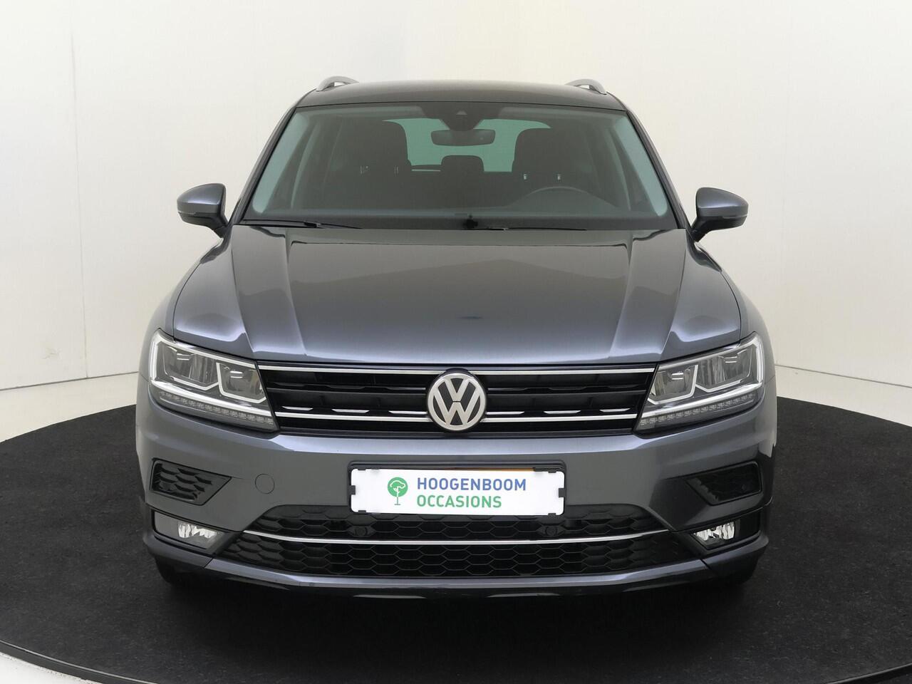 Volkswagen TIGUAN 1.5 TSI ACT Highline | Achteruitrijcamera | Parkeerassistent | 3-zone airco | Adaptieve cruise control | CarPlay | Digital cockpit | Navigatie |