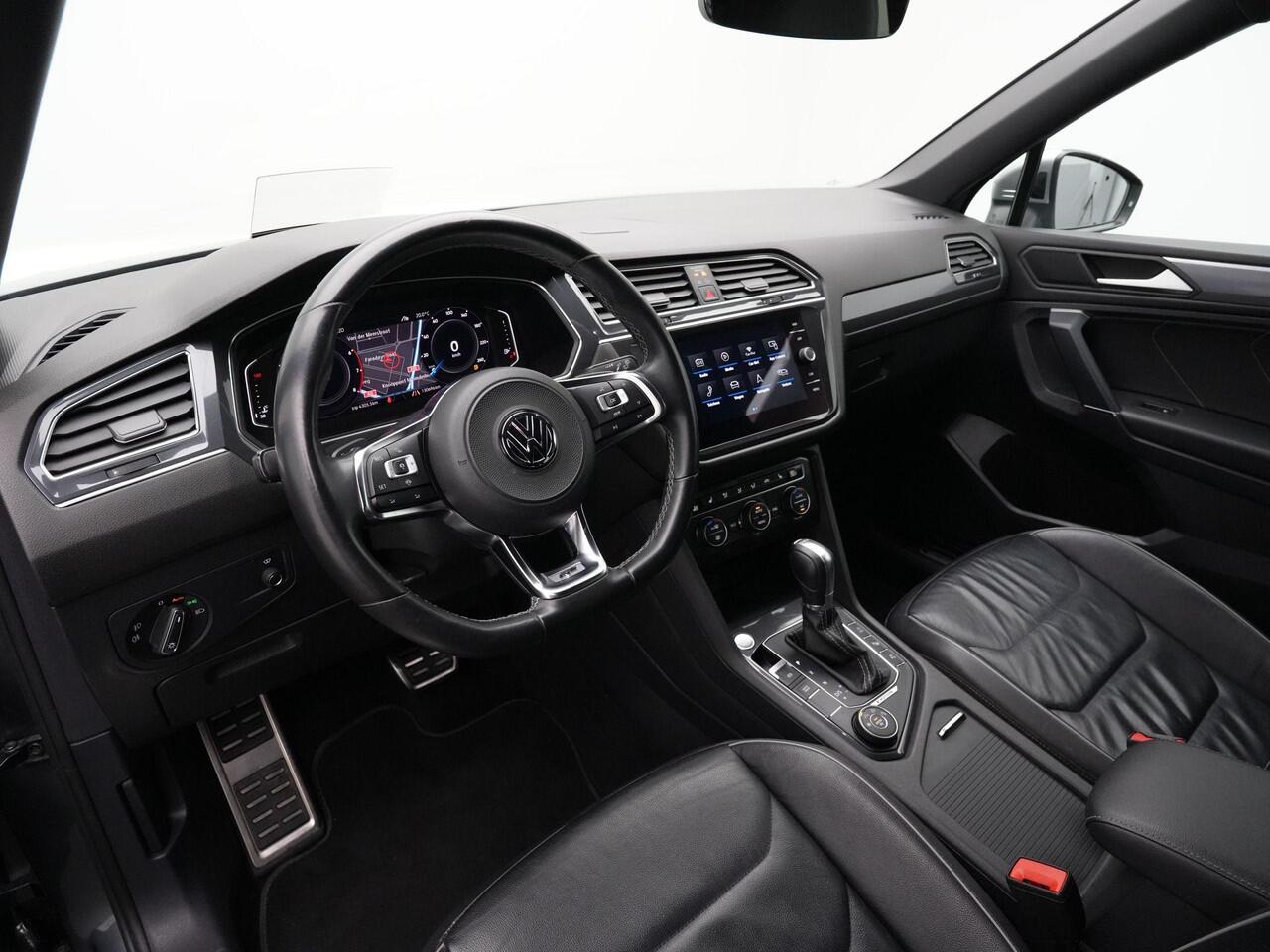 Volkswagen TIGUAN Allspace 7-zits 2.0 TSI 190 pk DSG 4Motion Highline Business R / R-Line | Panoramadak | Leder | Geheugenstoelen | Adaptief onderstel | Head-up display | Rondomzicht camera