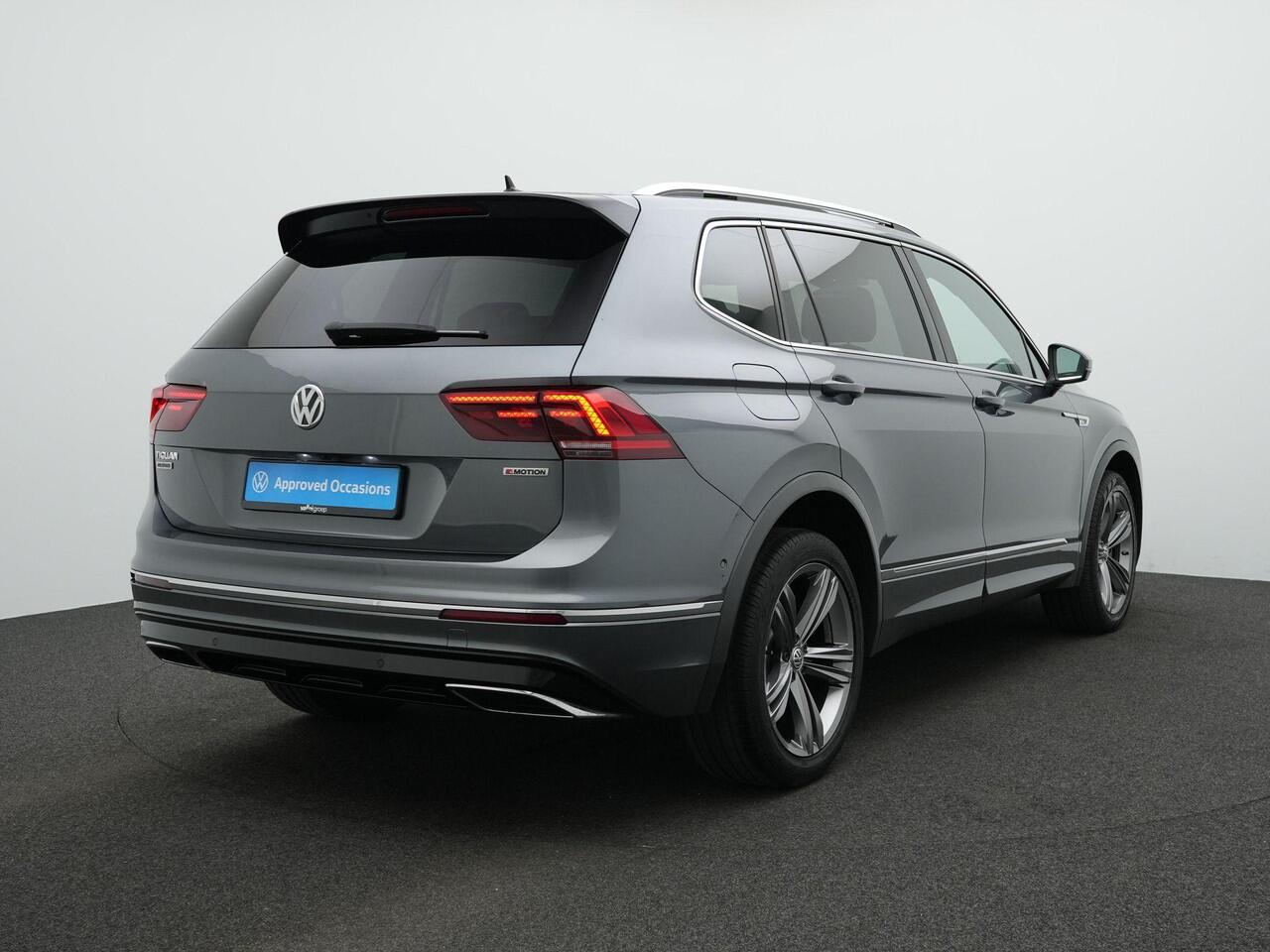 Volkswagen TIGUAN Allspace 7-zits 2.0 TSI 190 pk DSG 4Motion Highline Business R / R-Line | Panoramadak | Leder | Geheugenstoelen | Adaptief onderstel | Head-up display | Rondomzicht camera