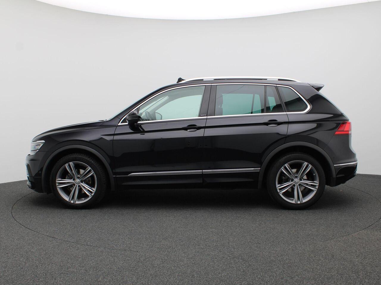 Volkswagen TIGUAN 1.5 TSI ACT Highline Business R 150PK DSG R-line, Pano-Schuifdak, Trekhaak, Virtual Pedal, Head-Up Display, Achteruitrijcamera, Stoelverwarming, Keyless, 19" LM Velgen