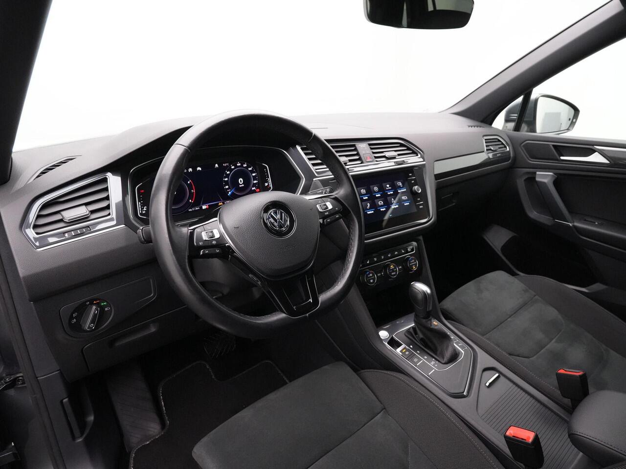 Volkswagen TIGUAN Allspace 7-zits 1.5 TSI 150 pk DSG Highline Business R / R-Line | Panoramadak | Trekhaak | Achteruitrijcamera | Stoelverwarming