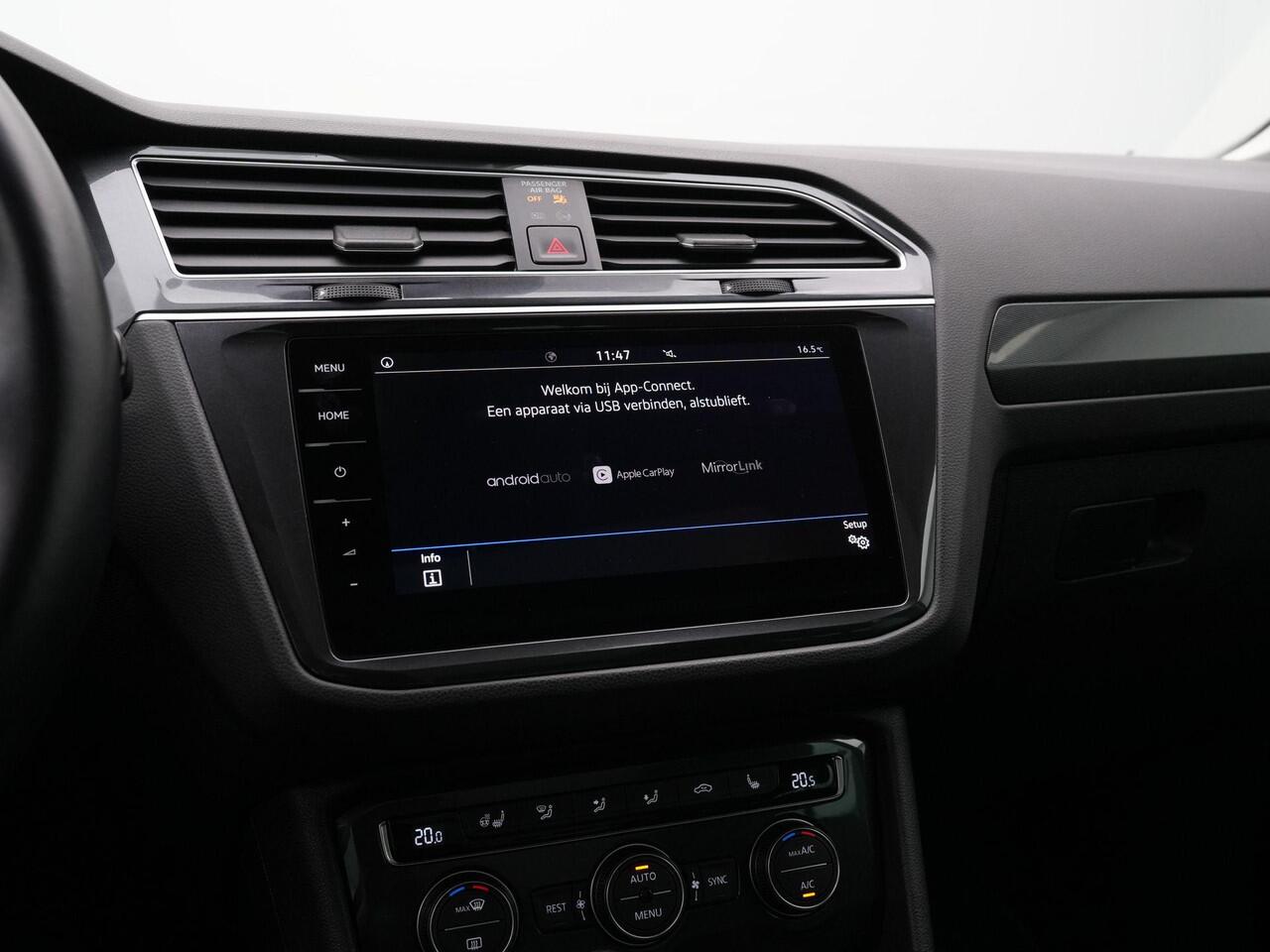 Volkswagen TIGUAN 2.0 TDI 150 pk DSG R-Line | Panoramadak | Trekhaak | Navigatie Discover Pro | Stuur-/achterbankverwarming | Achteruitrijcamera