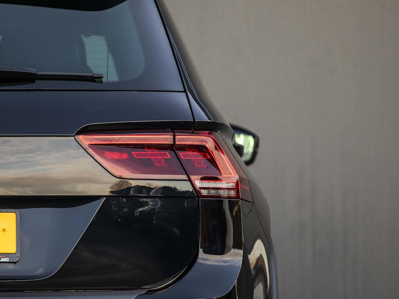Volkswagen TIGUAN 1.5 TSI ACT R-line Trekhaak wegklapbaar R-line ext. trekh. wegklapbaar.