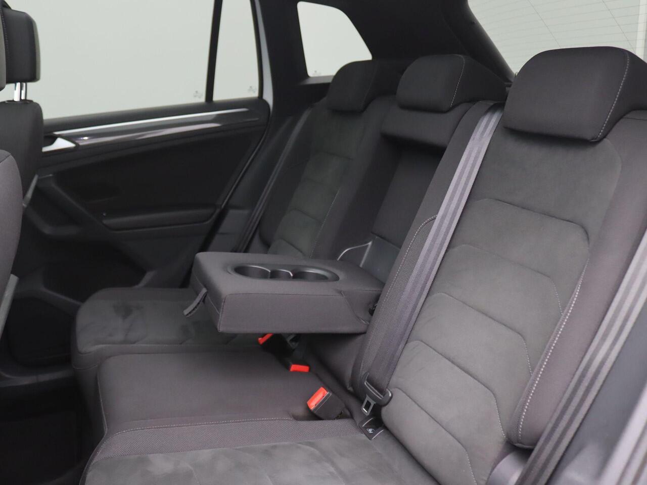 Volkswagen TIGUAN 1.5 TSI ACT Highline Business R 150PK DSG R-line, Black Style, Pano-Schuifdak, 20" LM Velgen, Keyless, Sportonderstel, Alarm, Achteruitrijcamera, Adaptieve Cruise Controle, Elektr. Achterklep