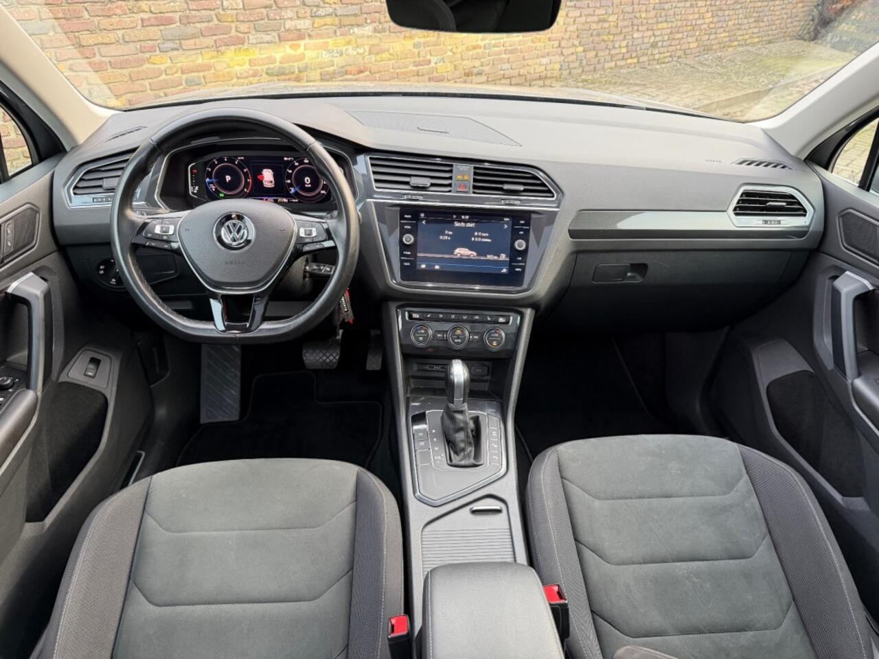 Volkswagen TIGUAN 1.5 TSI DSG HIGHLINE Panodak Trekhaak Virtueel