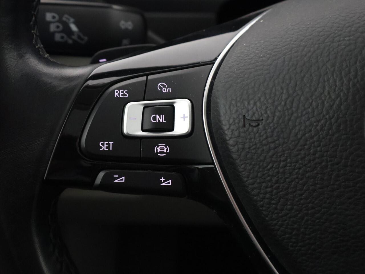 Volkswagen TIGUAN 2.0 TSI 4Motion Highline Business R Automaat | 360° Camera | Trekhaak | Vol leer | Stoelverwarming | Schuif-/Kanteldak |