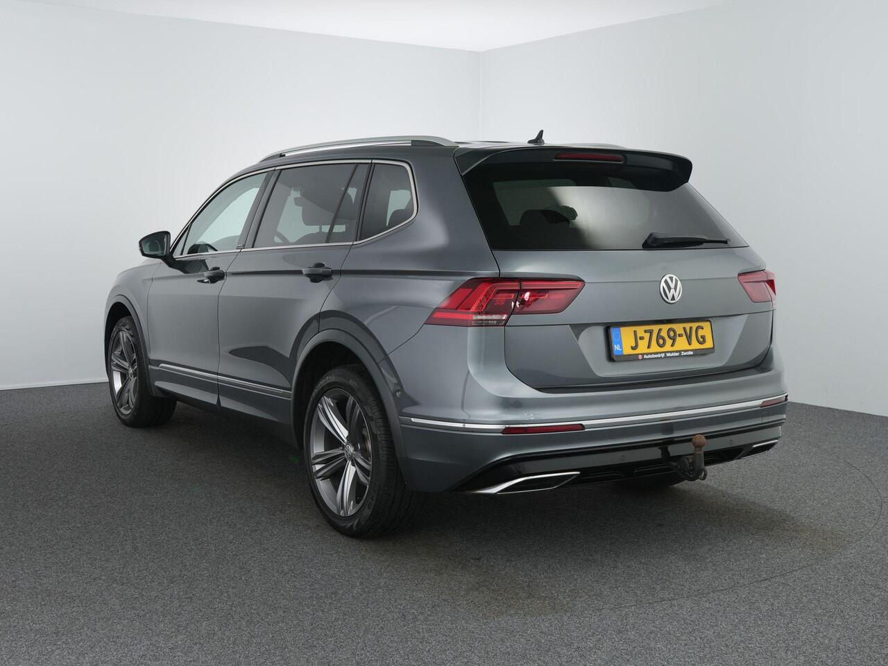 Volkswagen TIGUAN Allspace 1.5 TSI Comfortline Business R-Line 7p. | Matrix | Zwenkhaak | Camera | Carplay | HUD |