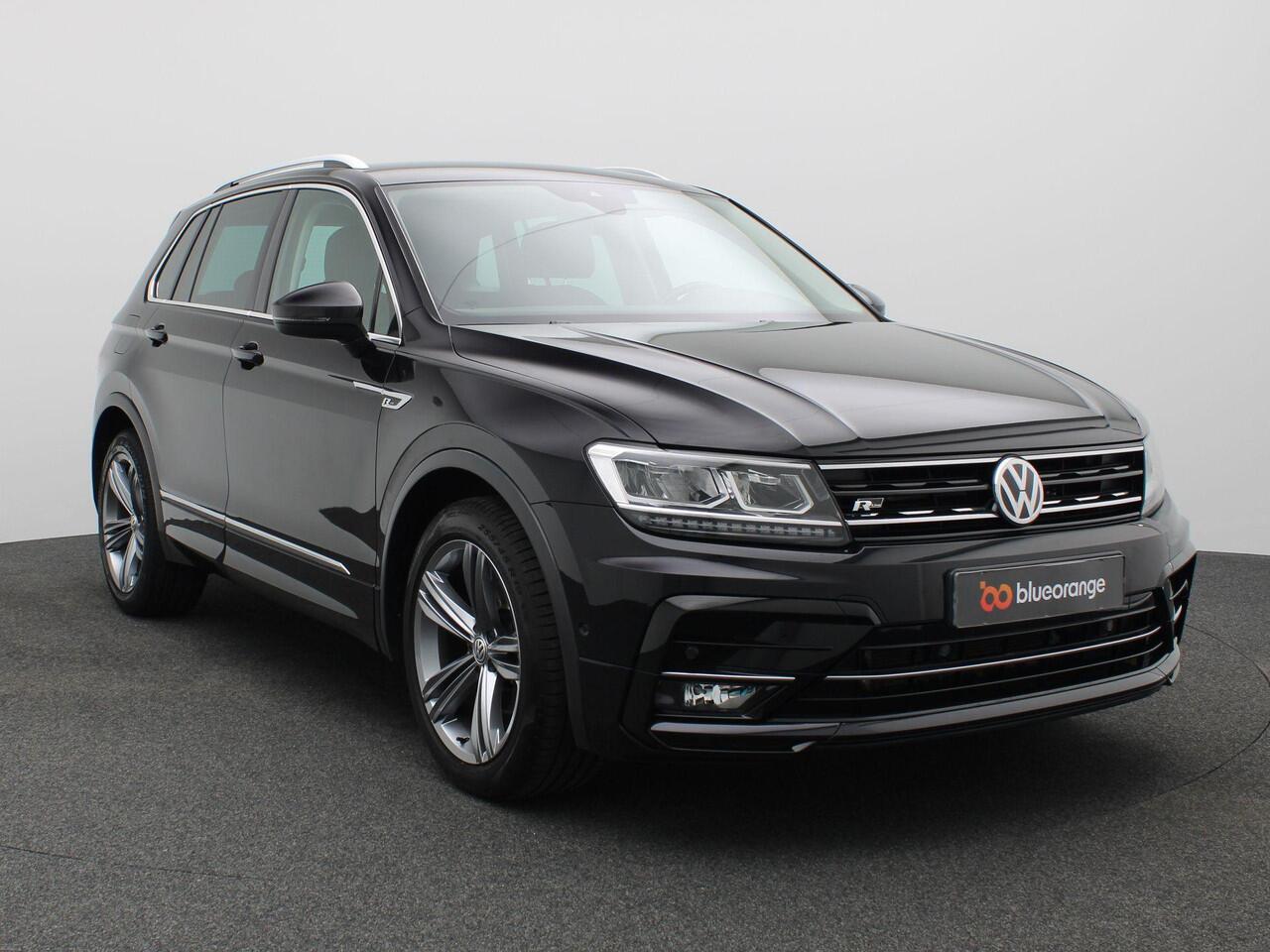 Volkswagen TIGUAN 1.5 TSI ACT Highline Business R-line 150PK DSG Trekhaak, 19" LM Velgen, Achteruitrijcamera, ErgoActive bestuudersstoel, Park assist, Stoelverwarming, Adaptieve Cruise