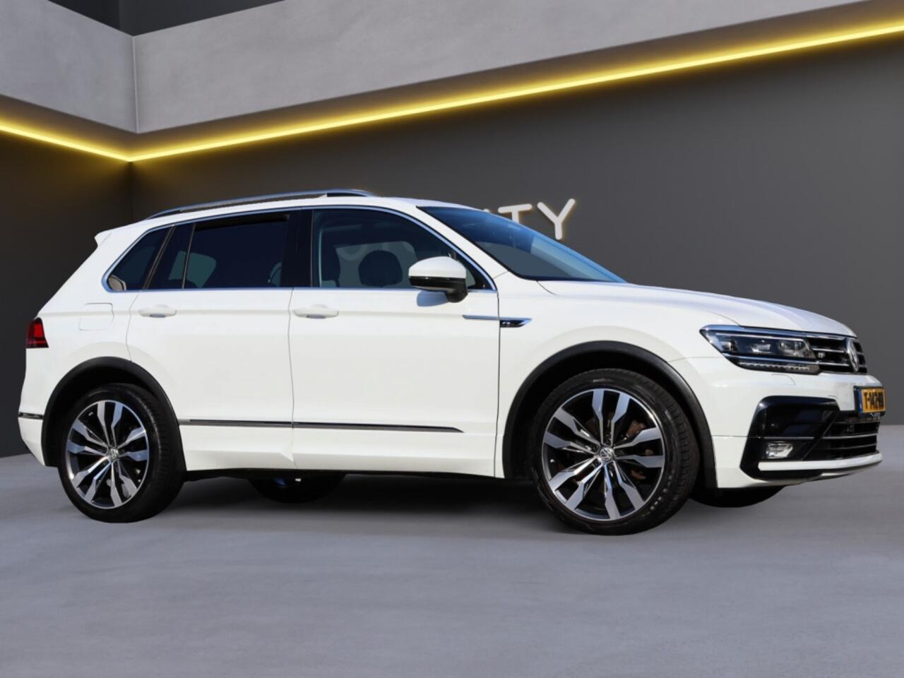 Volkswagen TIGUAN 2.0 TSI R Line l Pano l Adaptive l Elektrische Achterklep