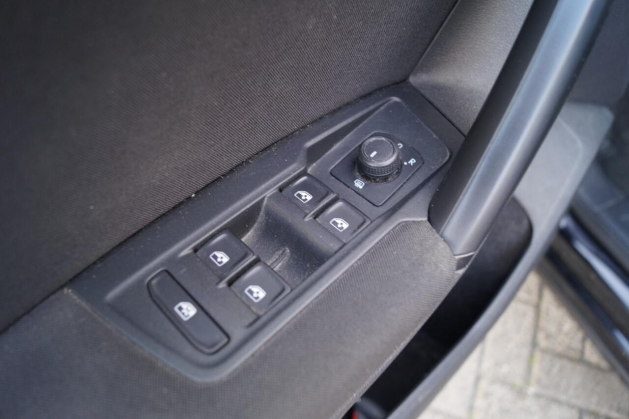 Volkswagen TIGUAN 1.5 TSI 130pk Comfortline -NAVI-ECC-PDC-DAB-