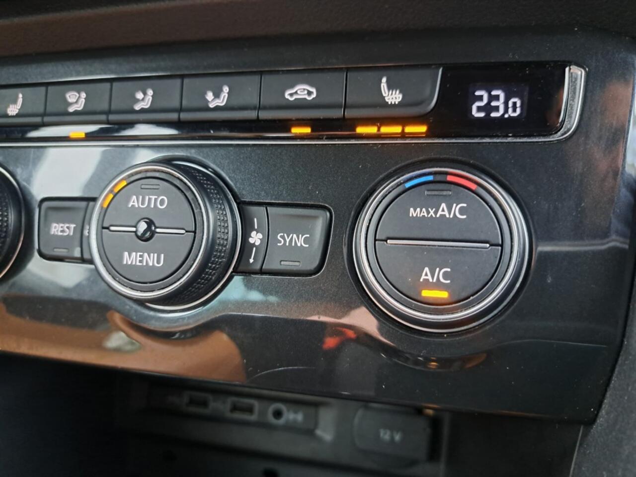 Volkswagen TIGUAN 1.5 TSI 150 Pk ACT R-Line Highline Bs DSG-7, Leder, Digital cockpit