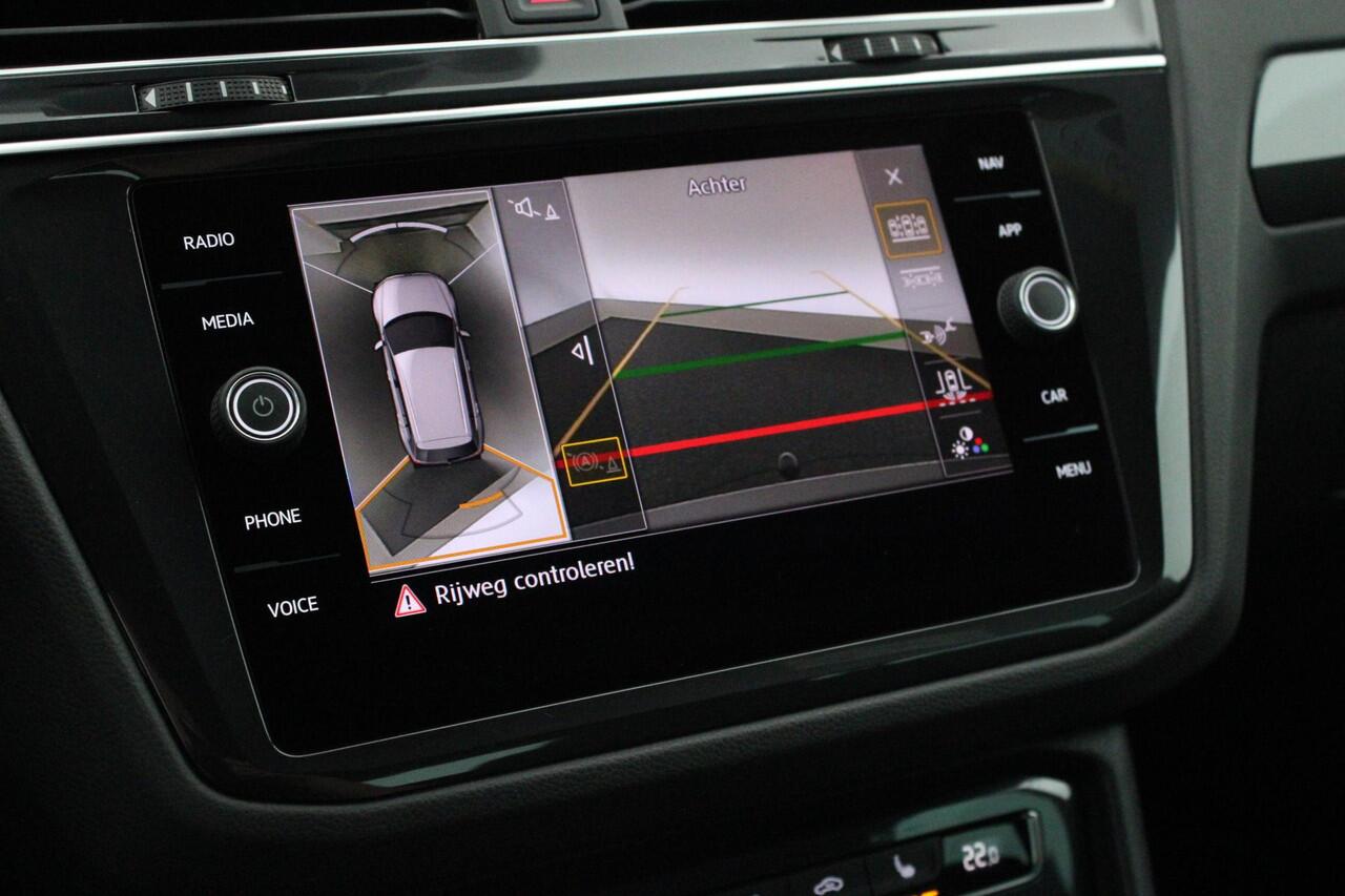 Volkswagen TIGUAN 1.5 TSI 150pk DSG ACT R-Line Highline Trekhaak 360Camera Keyless Stoelverwarming Massage Panoramadak