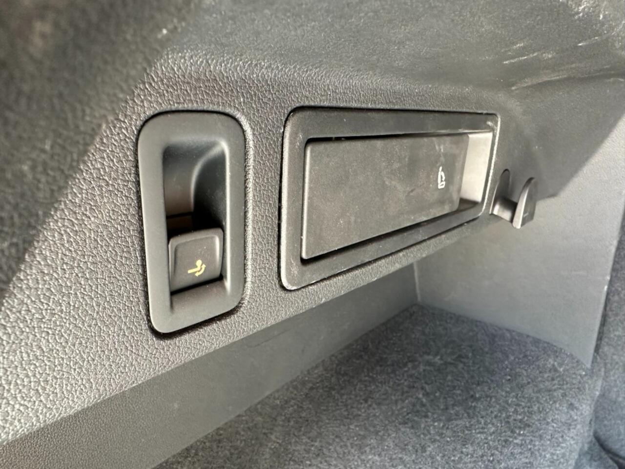 Volkswagen TIGUAN 1.5 TSI DSG7 Comfortline Virtual / Keyless / Head up