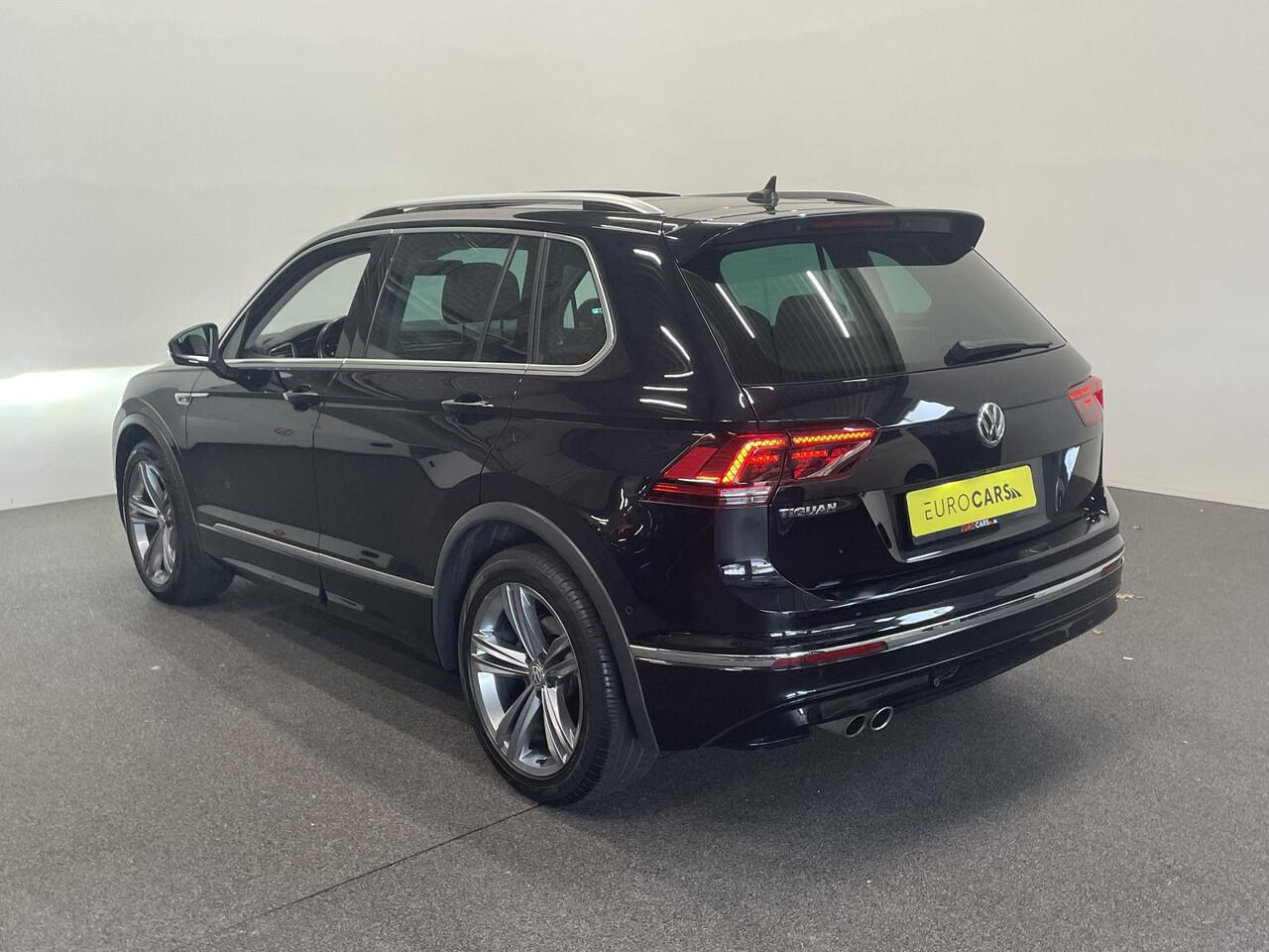 Volkswagen TIGUAN 1.5 TSI 150pk DSG R-Line Platinum Panoramadak Navigatie Apple Carplay/Android Auto Camera Parkeersensoren Adaptive Cruise Control Leder Memory stoelen Stoelverwarming Elektrische achterklep Climate Control Virtual Cockpit